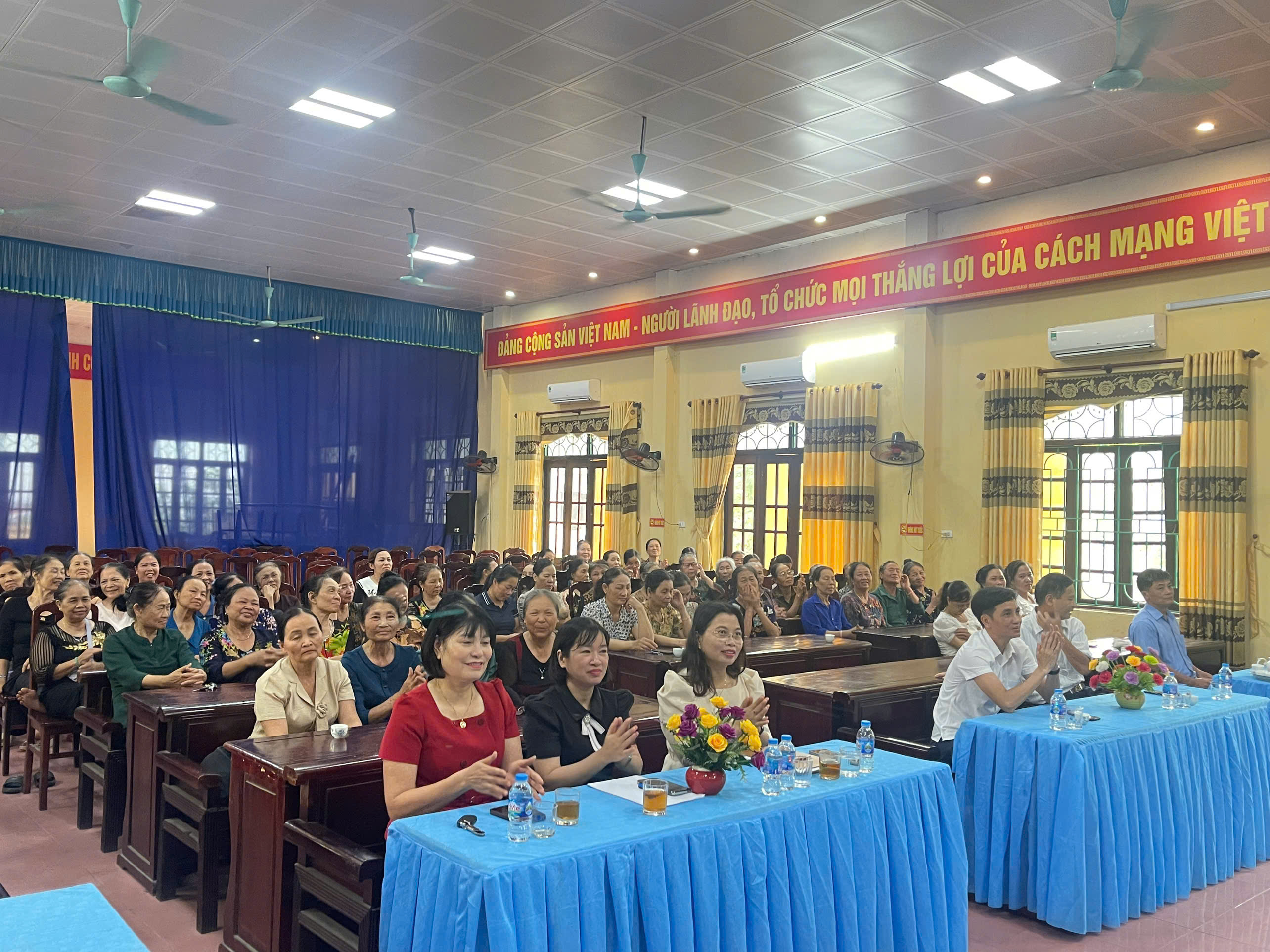 Bồi dưỡng kiến thức quản trị hợp tác xã cho phụ nữ huyện Thường Tín - ảnh 1