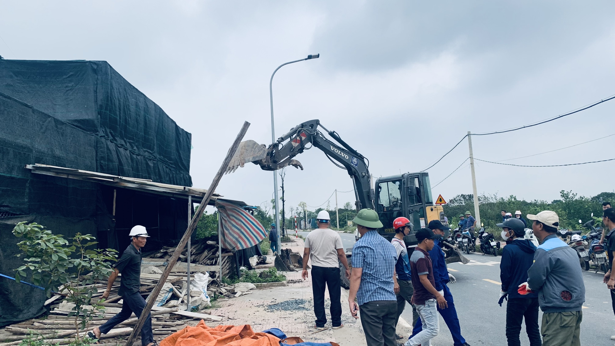 Xã Đông La xử lý “nóng” các công trình mới phát sinh vi phạm xây dựng trên đất nông nghiệp - ảnh 8