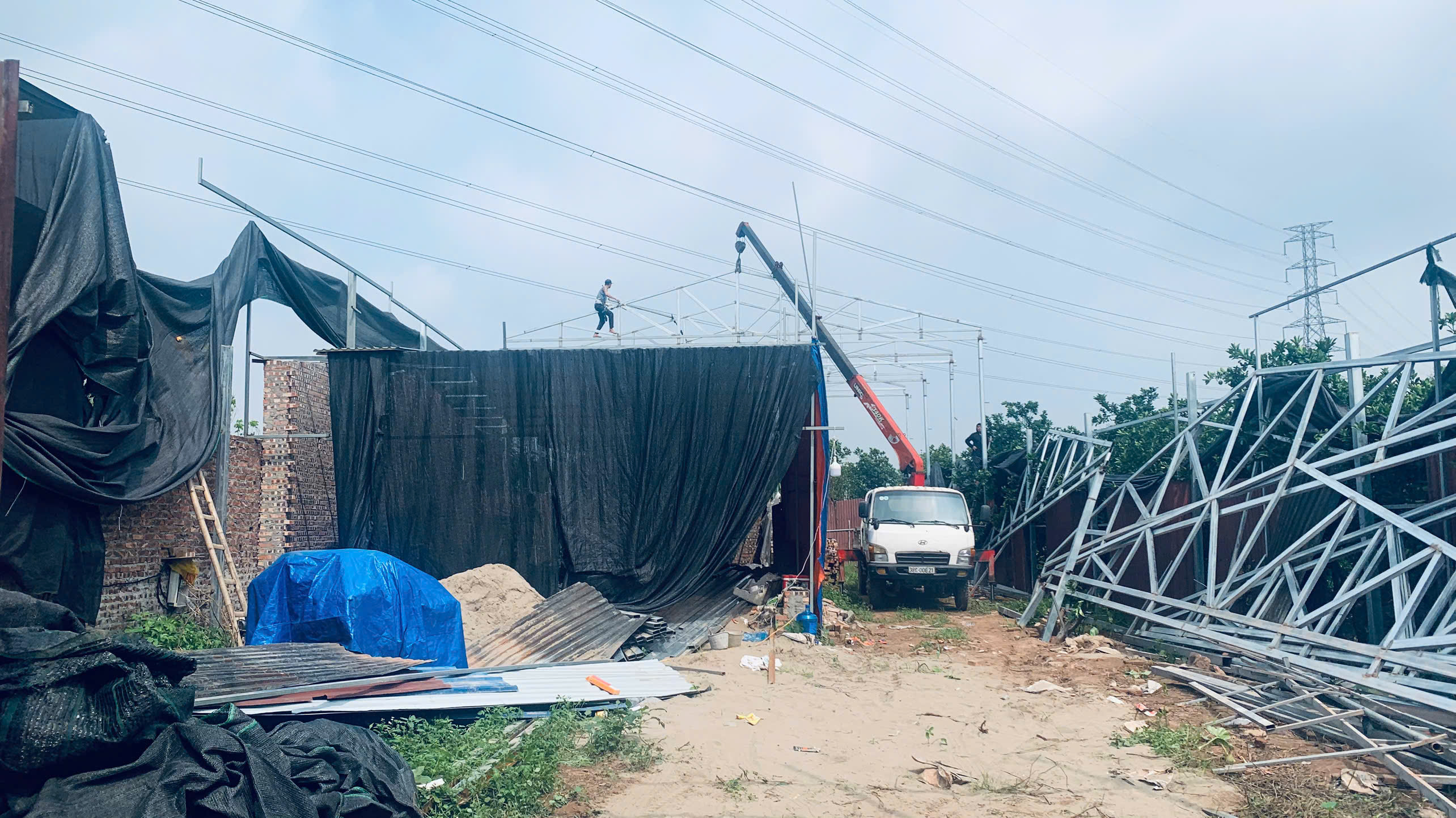 Xã Đông La xử lý “nóng” các công trình mới phát sinh vi phạm xây dựng trên đất nông nghiệp - ảnh 7