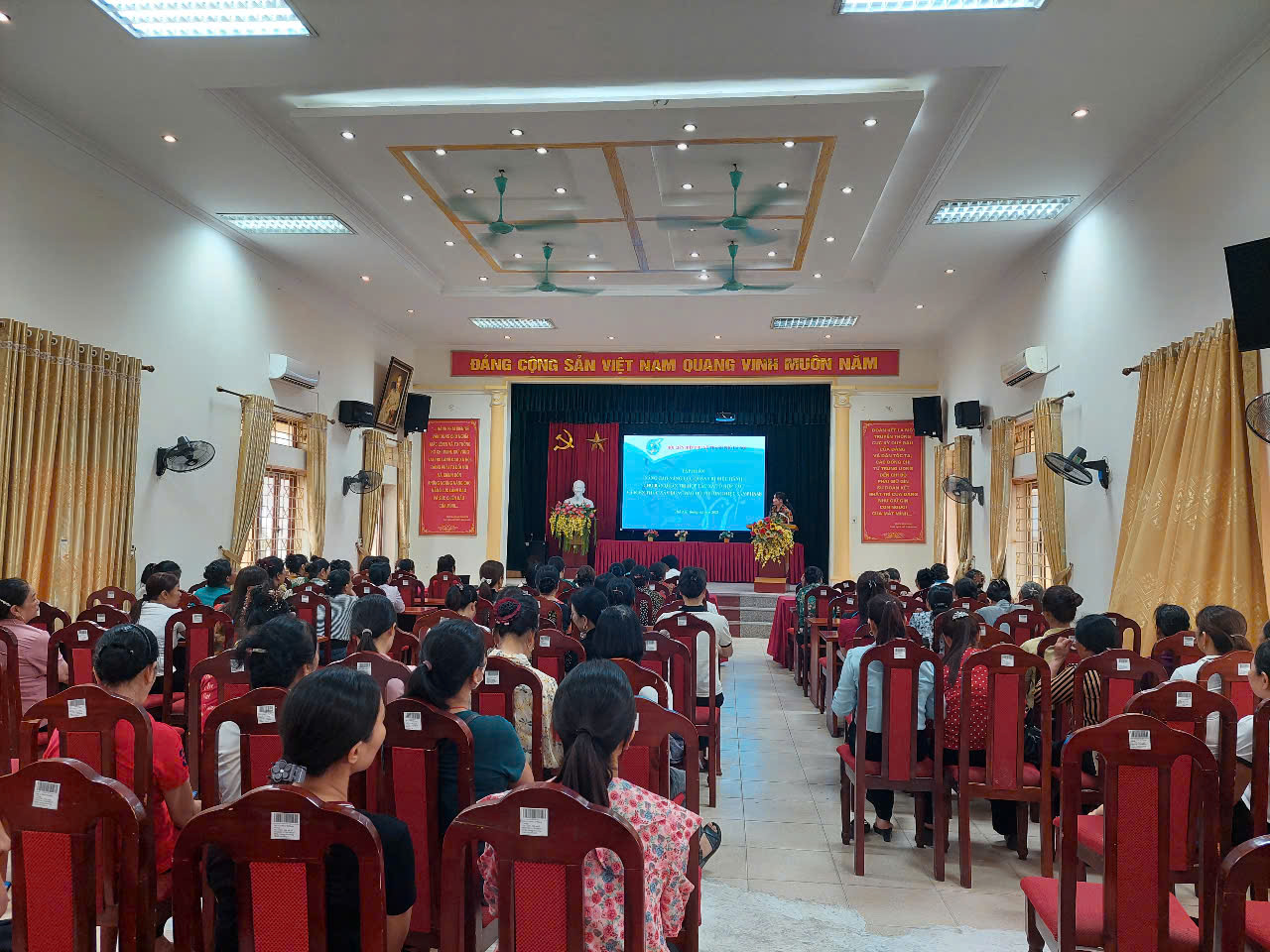 Bồi dưỡng kiến thức về xây dựng thương hiệu sản phẩm cho phụ nữ huyện Phúc Thọ - ảnh 4