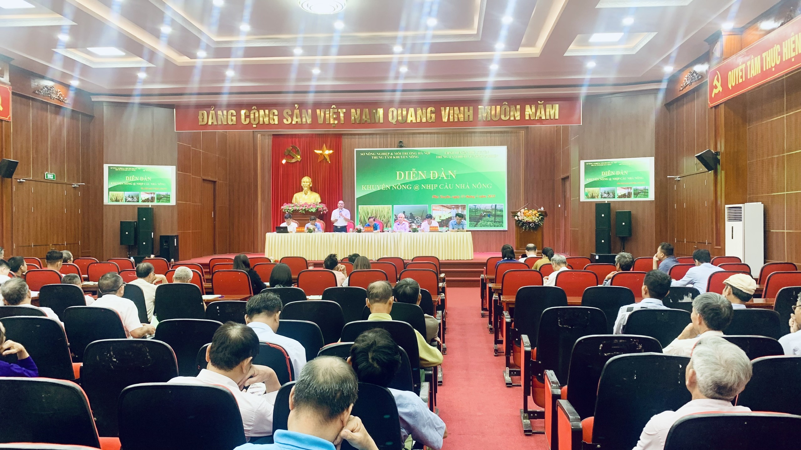 Diễn đàn Khuyến nông giúp nông dân Phú Xuyên trồng trọt, chăn nuôi tốt - ảnh 4