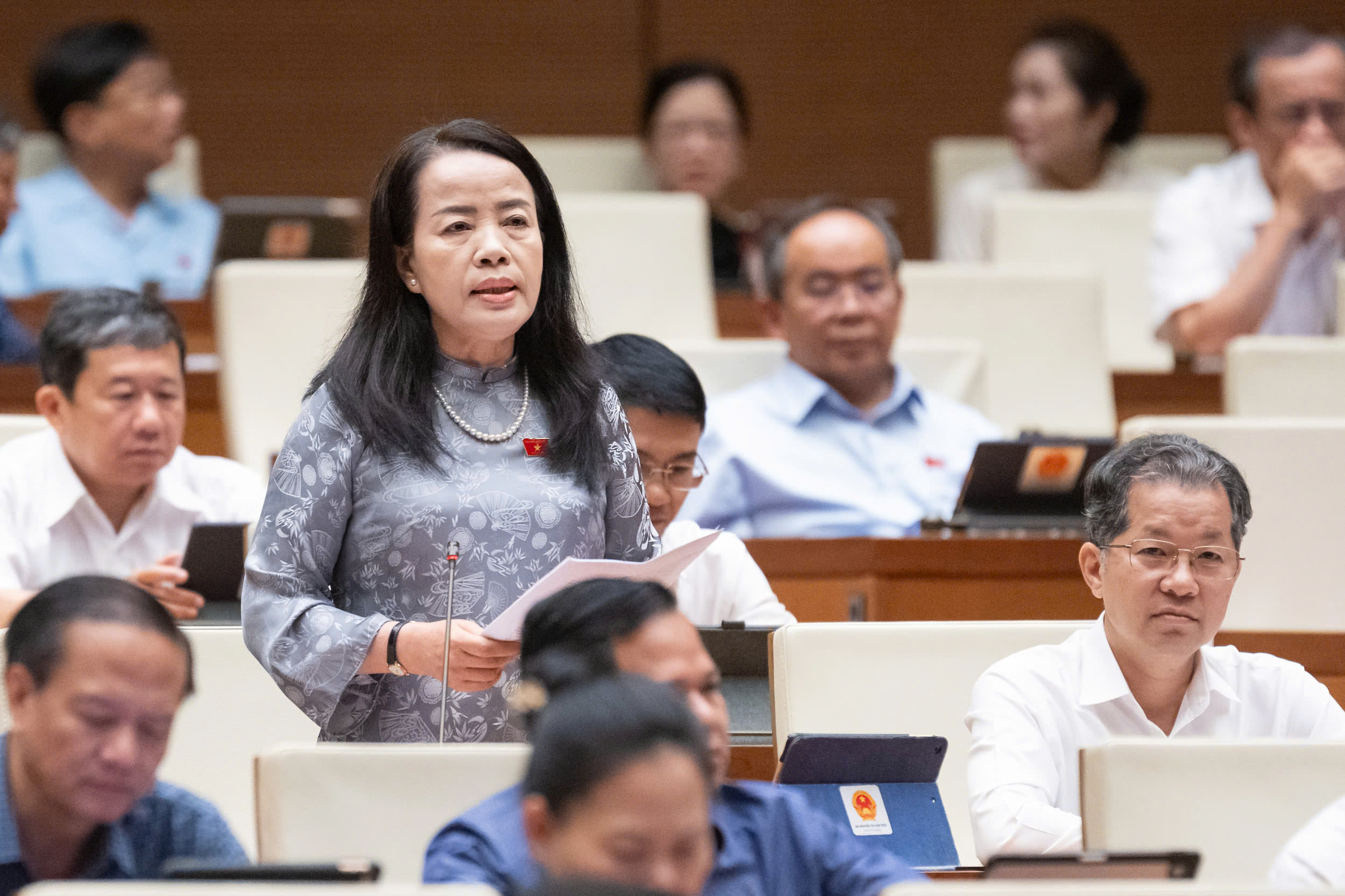 Đề nghị giữ lại quy định quyền chất vấn của đại biểu HĐND đối với Chánh án TAND, Viện trưởng VKSND - ảnh 2