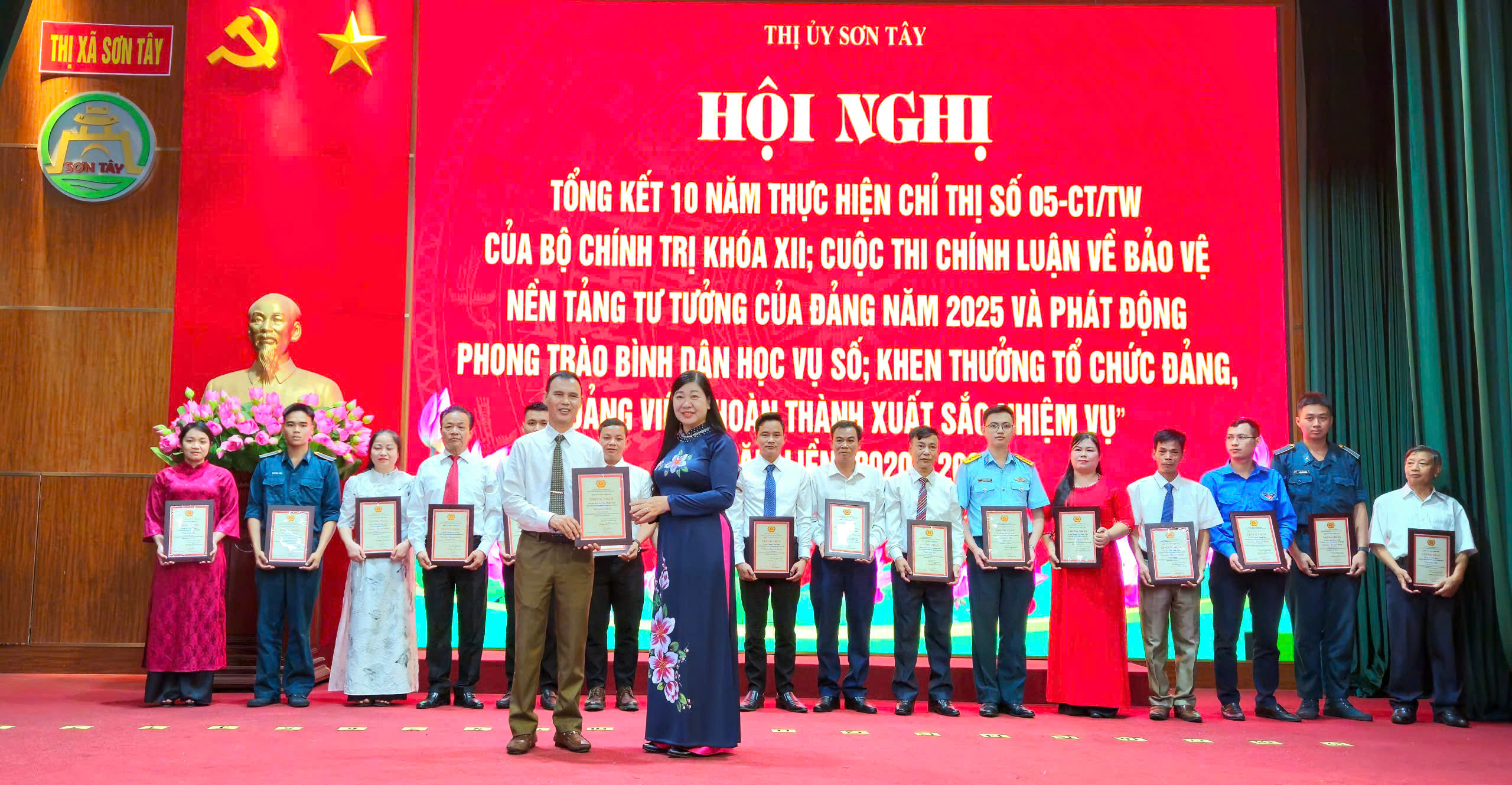 Sơn Tây phát động phong trào và ra mắt nền tảng “Bình dân học vụ số” - ảnh 8
