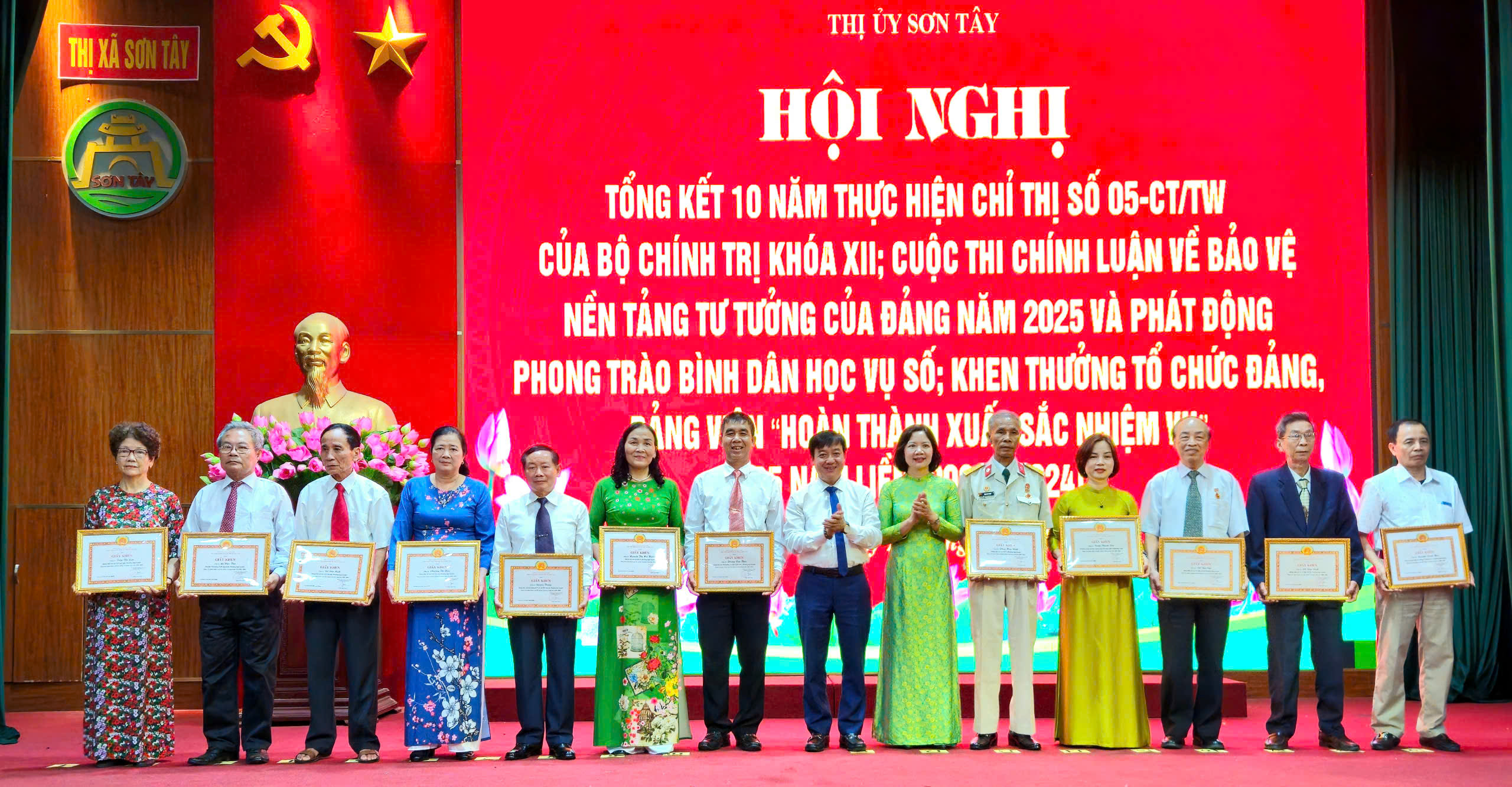 Sơn Tây phát động phong trào và ra mắt nền tảng “Bình dân học vụ số” - ảnh 11