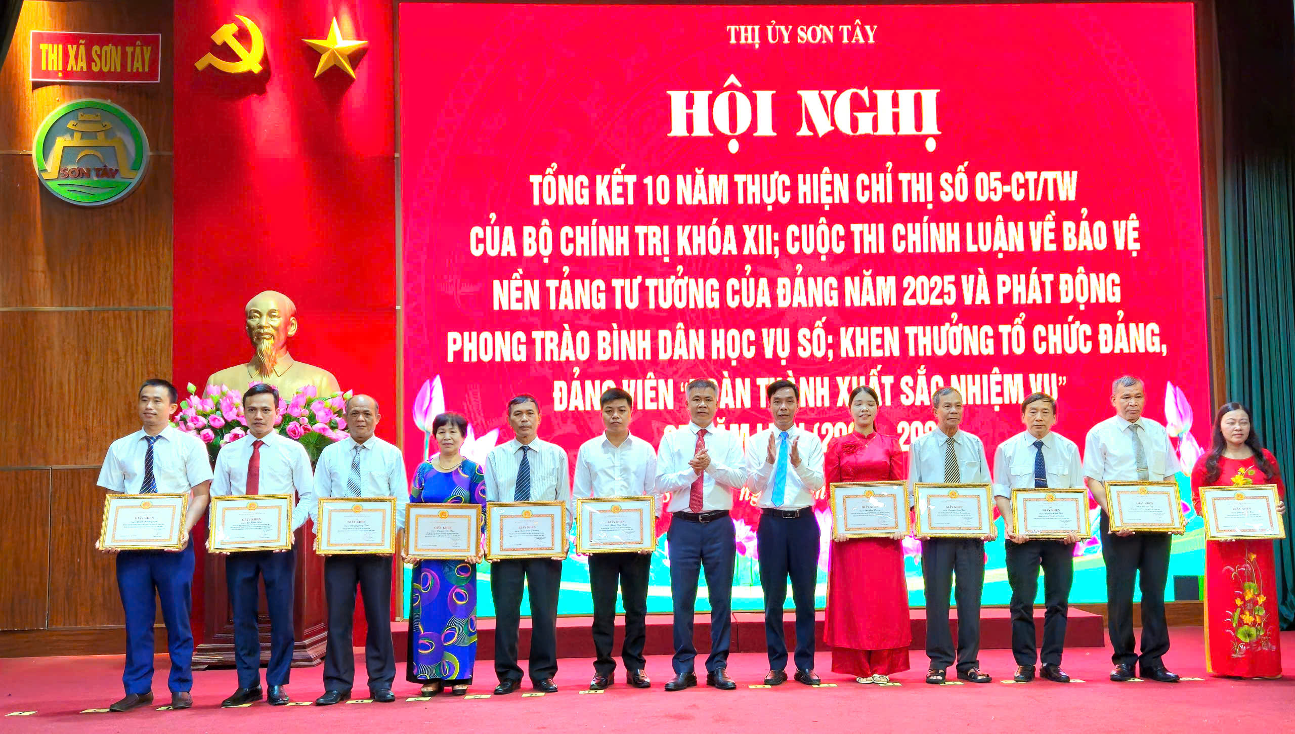 Sơn Tây phát động phong trào và ra mắt nền tảng “Bình dân học vụ số” - ảnh 10