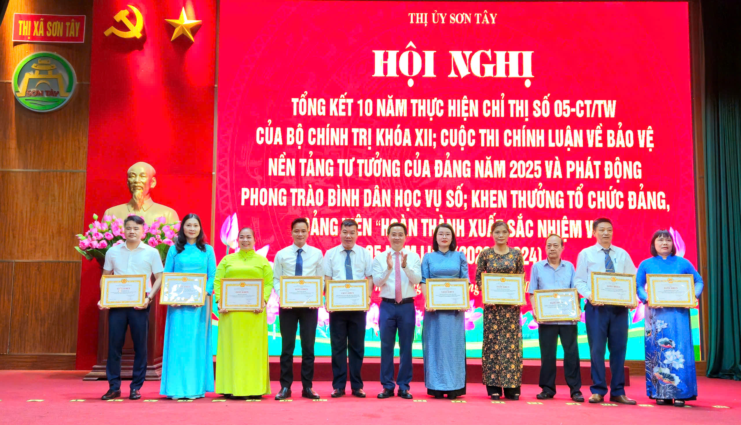 Sơn Tây phát động phong trào và ra mắt nền tảng “Bình dân học vụ số” - ảnh 9