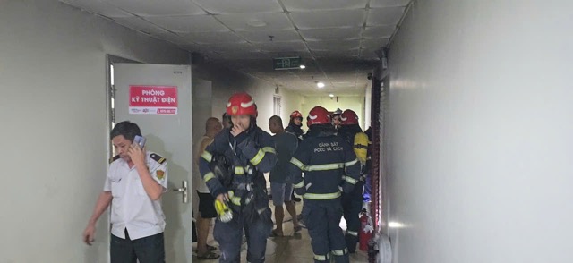 Cháy nhà chung cư, hàng nghìn người dân kêu cứu, yêu cầu chủ đầu tư đảm bảo PCCC - ảnh 1