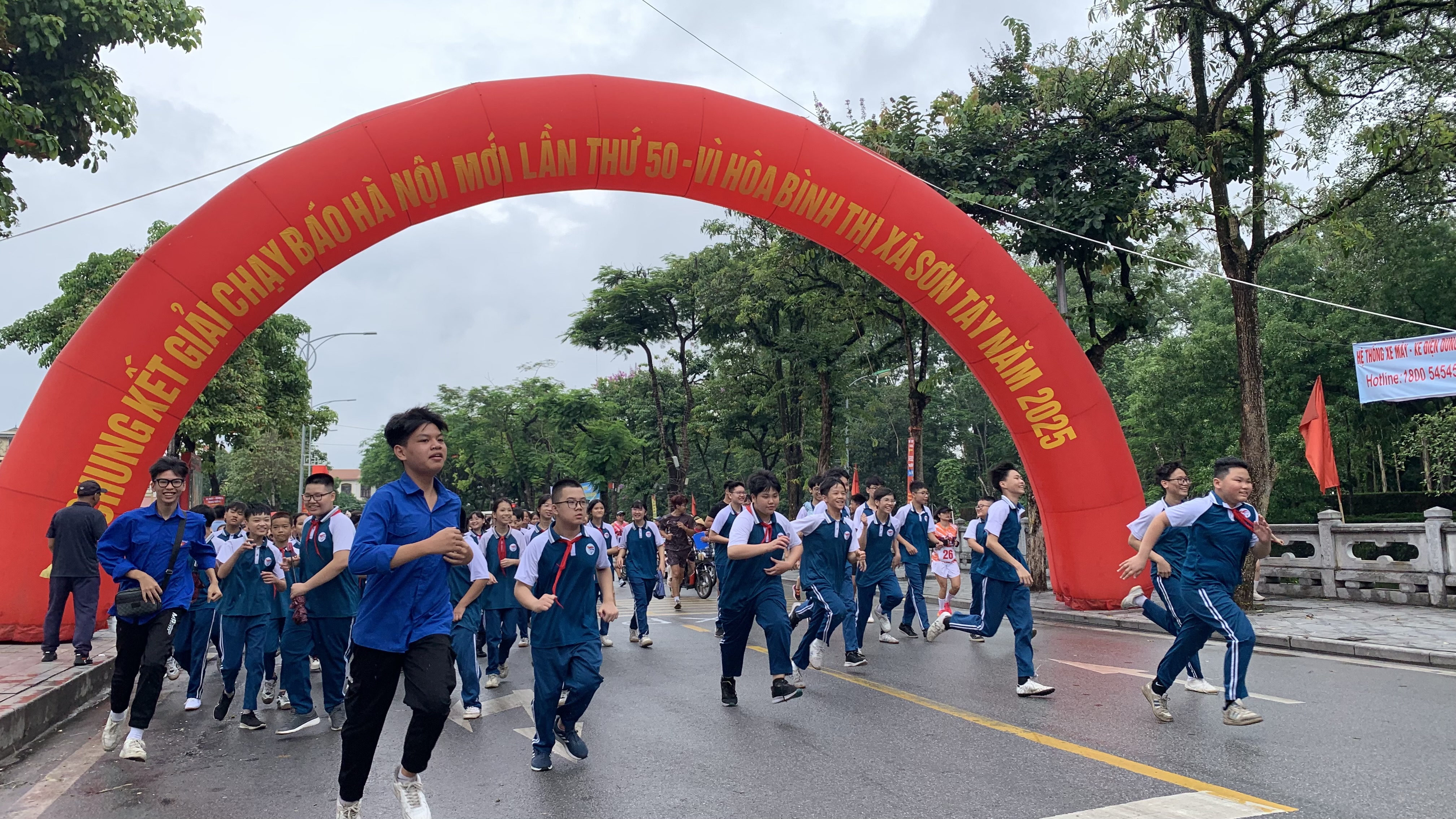 Sơn Tây: 1.500 người tham gia hưởng ứng Ngày chạy Olympic Vì sức khoẻ toàn dân - ảnh 4