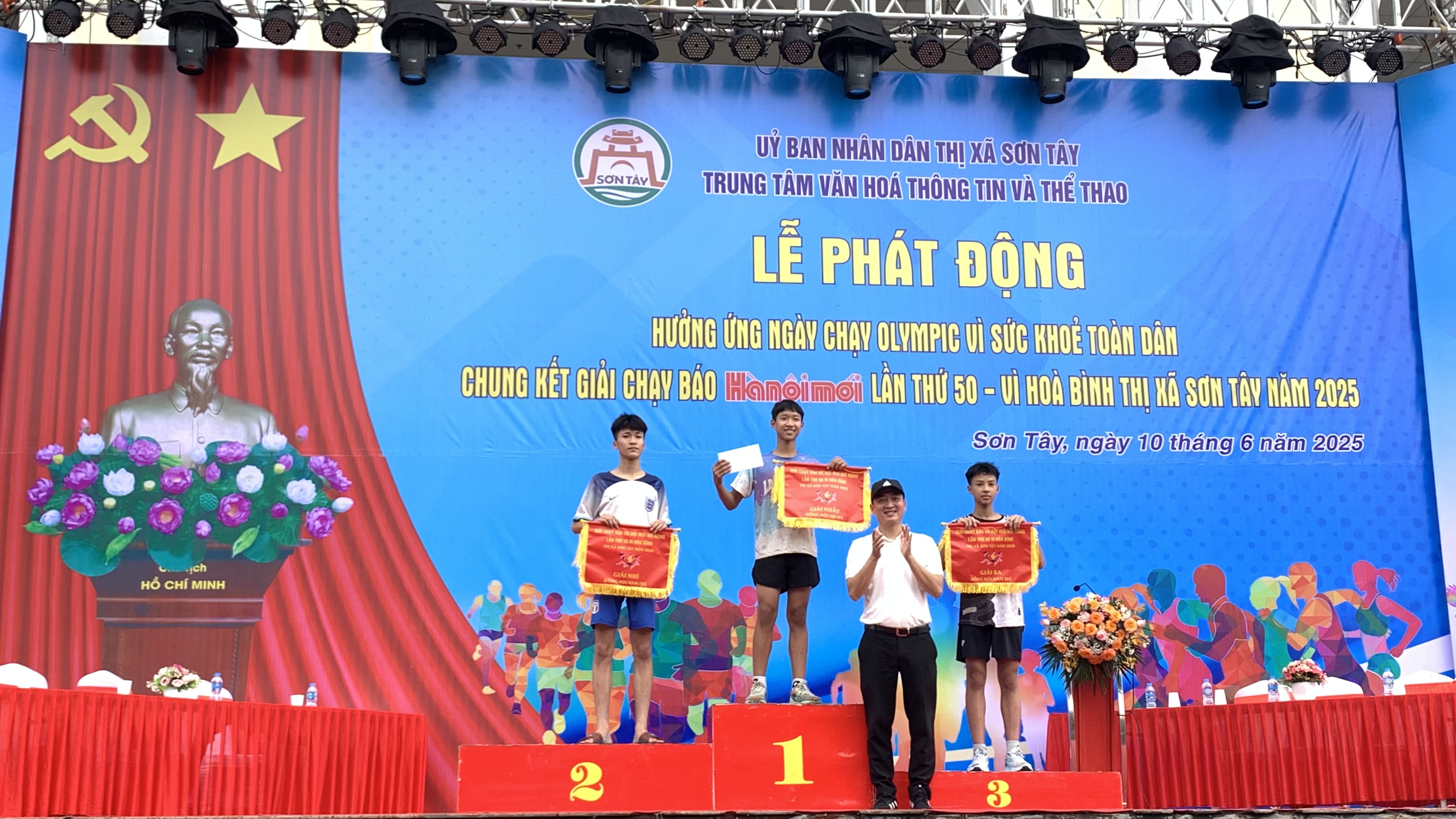 Sơn Tây: 1.500 người tham gia hưởng ứng Ngày chạy Olympic Vì sức khoẻ toàn dân - ảnh 14