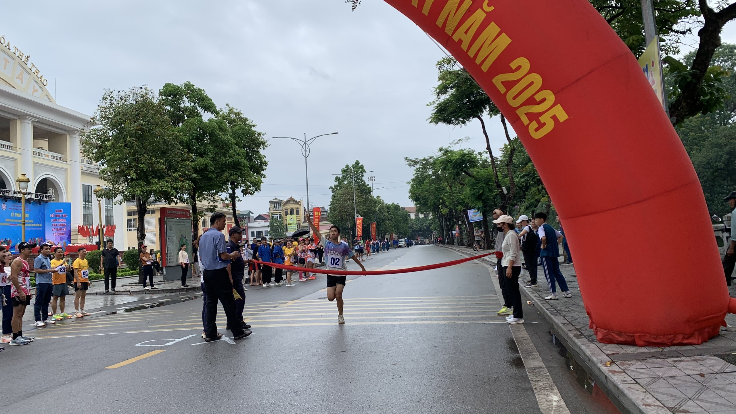 Sơn Tây: 1.500 người tham gia hưởng ứng Ngày chạy Olympic Vì sức khoẻ toàn dân - ảnh 6