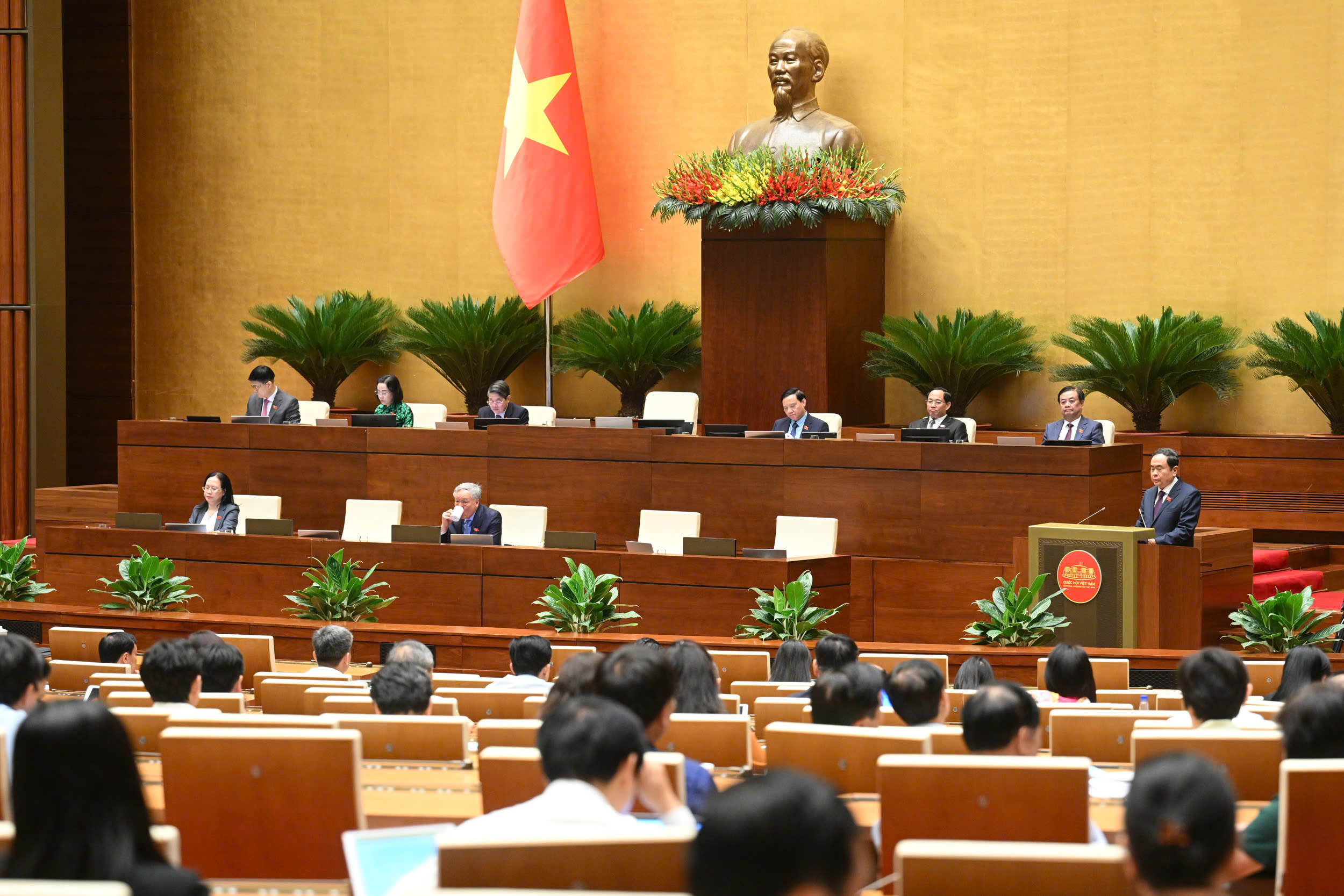Chủ tịch Quốc hội Trần Thanh Mẫn: Hai nhóm vấn đề chất vấn tác động trực tiếp đến ổn định vĩ mô và đời sống nhân dân - ảnh 2