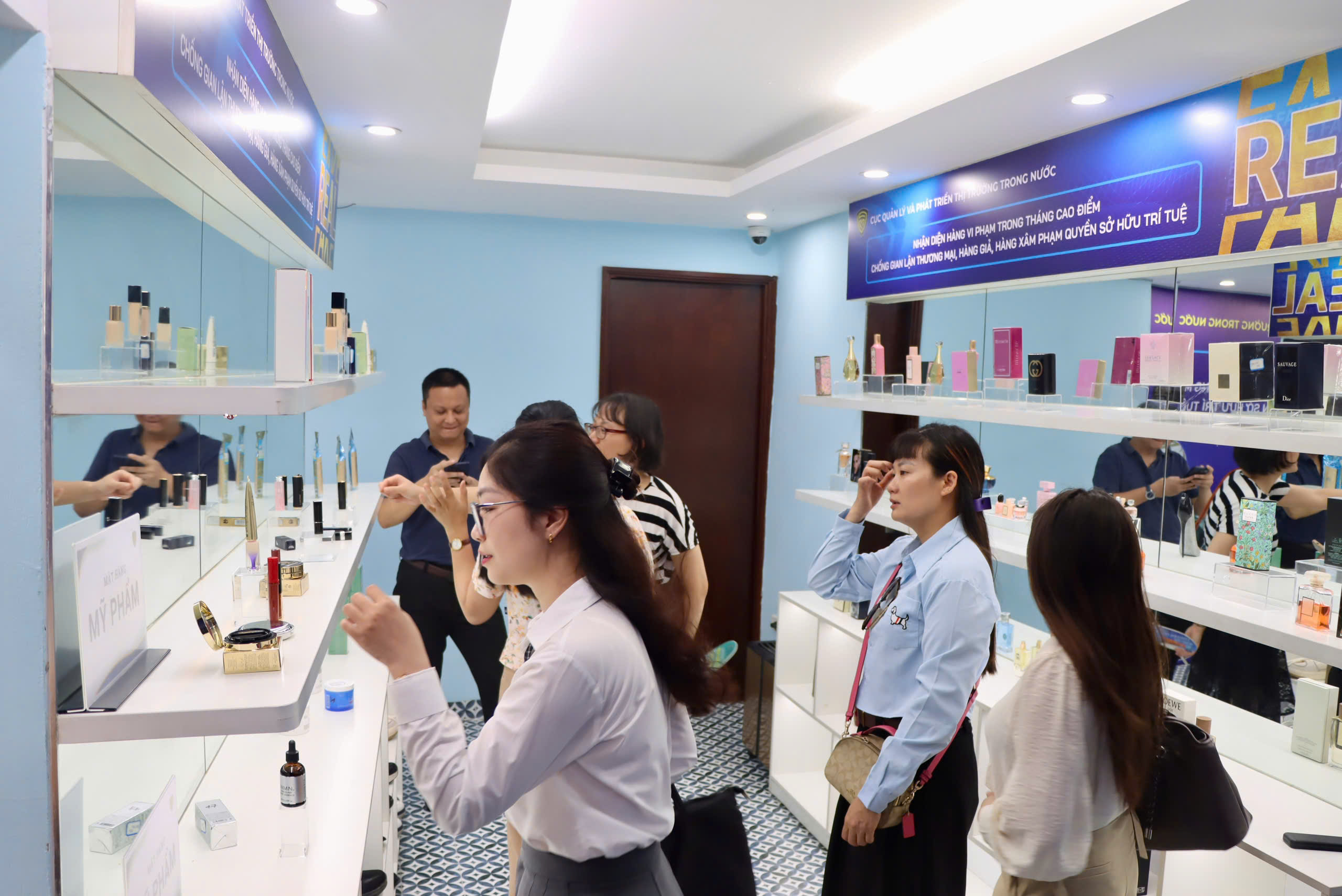 Nhận diện hơn 300 sản phẩm vi phạm trong tháng cao điểm xử lý hàng giả - ảnh 2