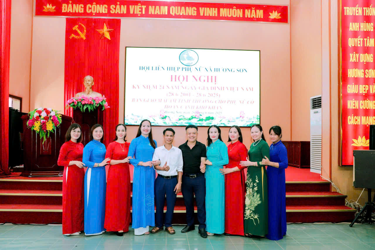 Hội LHPN xã Hương Sơn (Mỹ Đức) kỷ niệm ngày Gia đình và trao mái ấm tình thương cho hội viên - ảnh 5