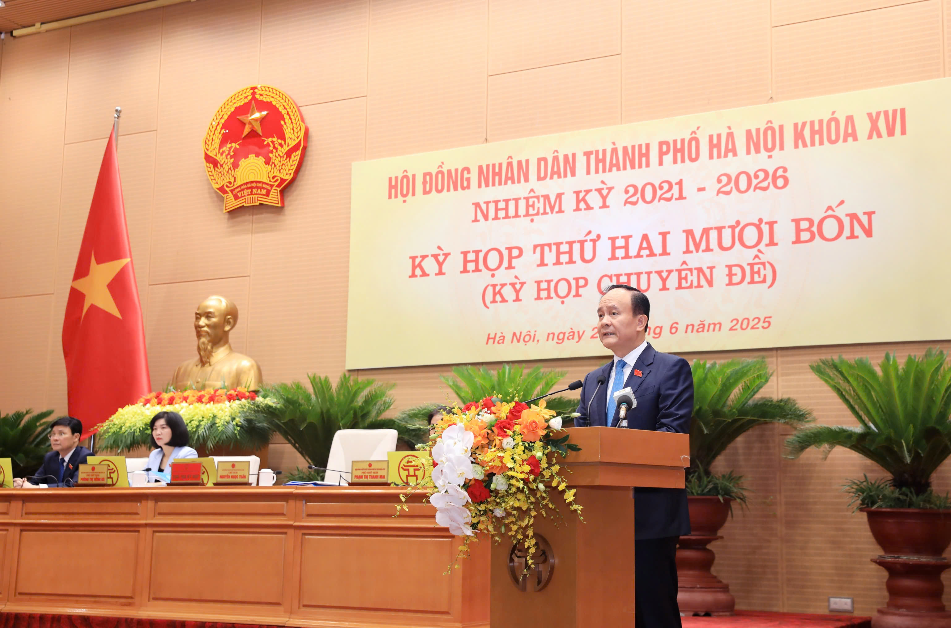 Khai mạc kỳ họp thứ 24: HĐND TP Hà Nội quyết nghị nhiều nội dung phục vụ mô hình chính quyền địa phương 2 cấp - ảnh 1