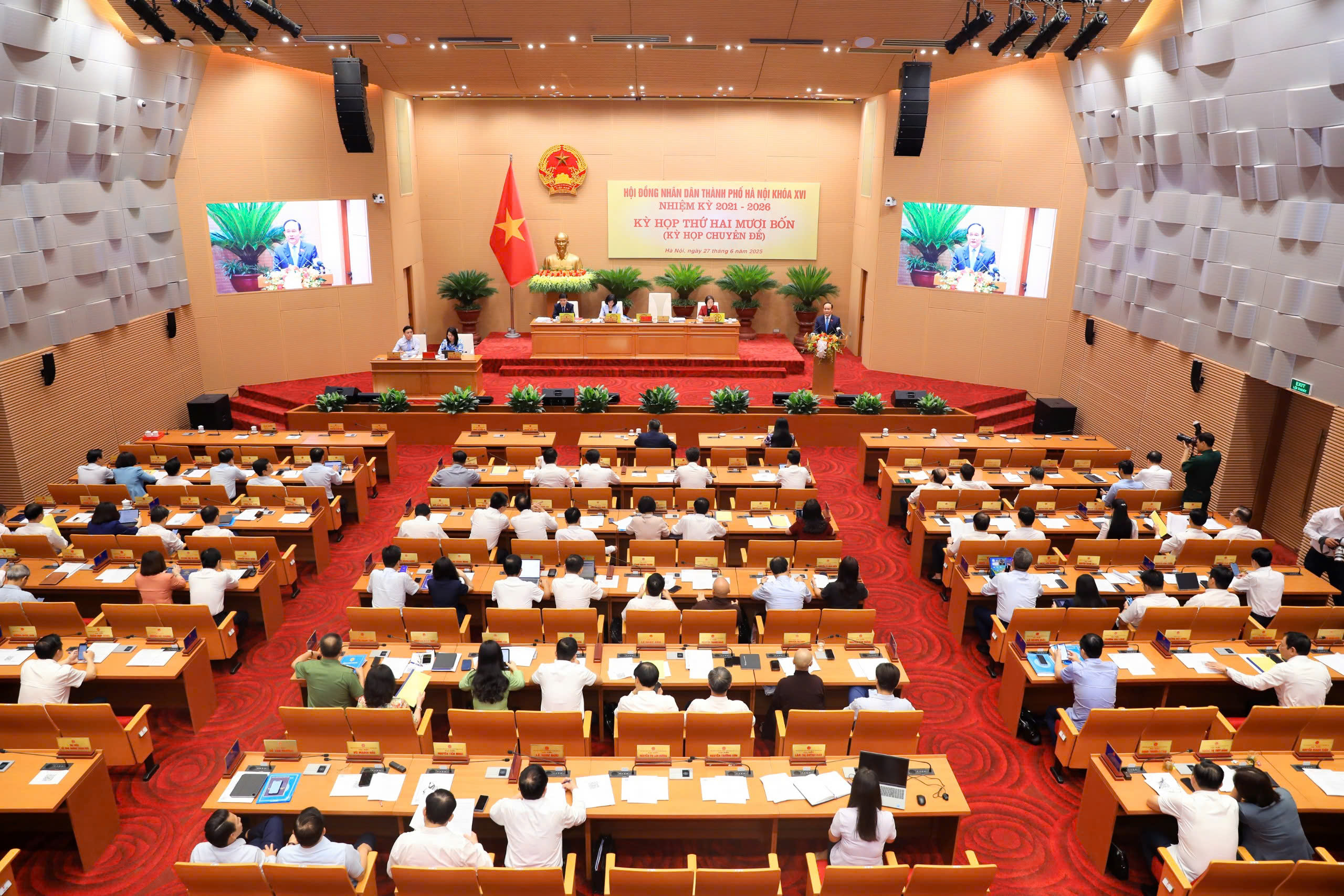 Khai mạc kỳ họp thứ 24: HĐND TP Hà Nội quyết nghị nhiều nội dung phục vụ mô hình chính quyền địa phương 2 cấp - ảnh 2