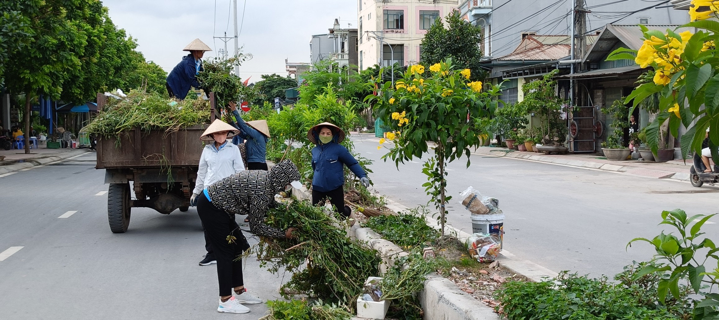 Phụ nữ xã Hương Sơn thiết thực chào mừng chính quyền địa phương 2 cấp - ảnh 1