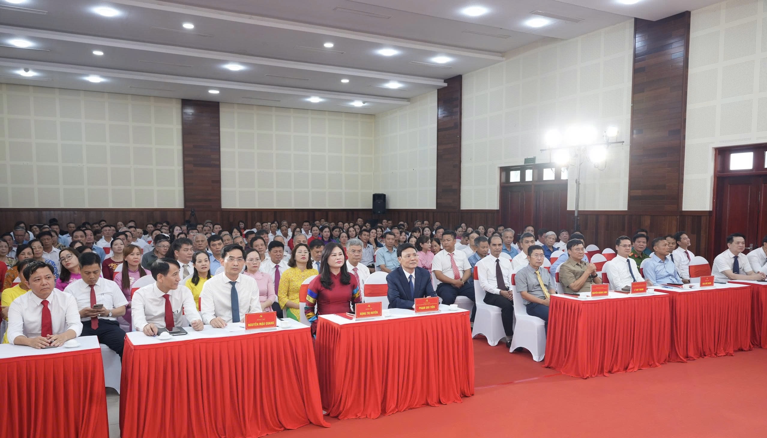 Công bố các quyết định nhân sự xã Phù Đổng - ảnh 4