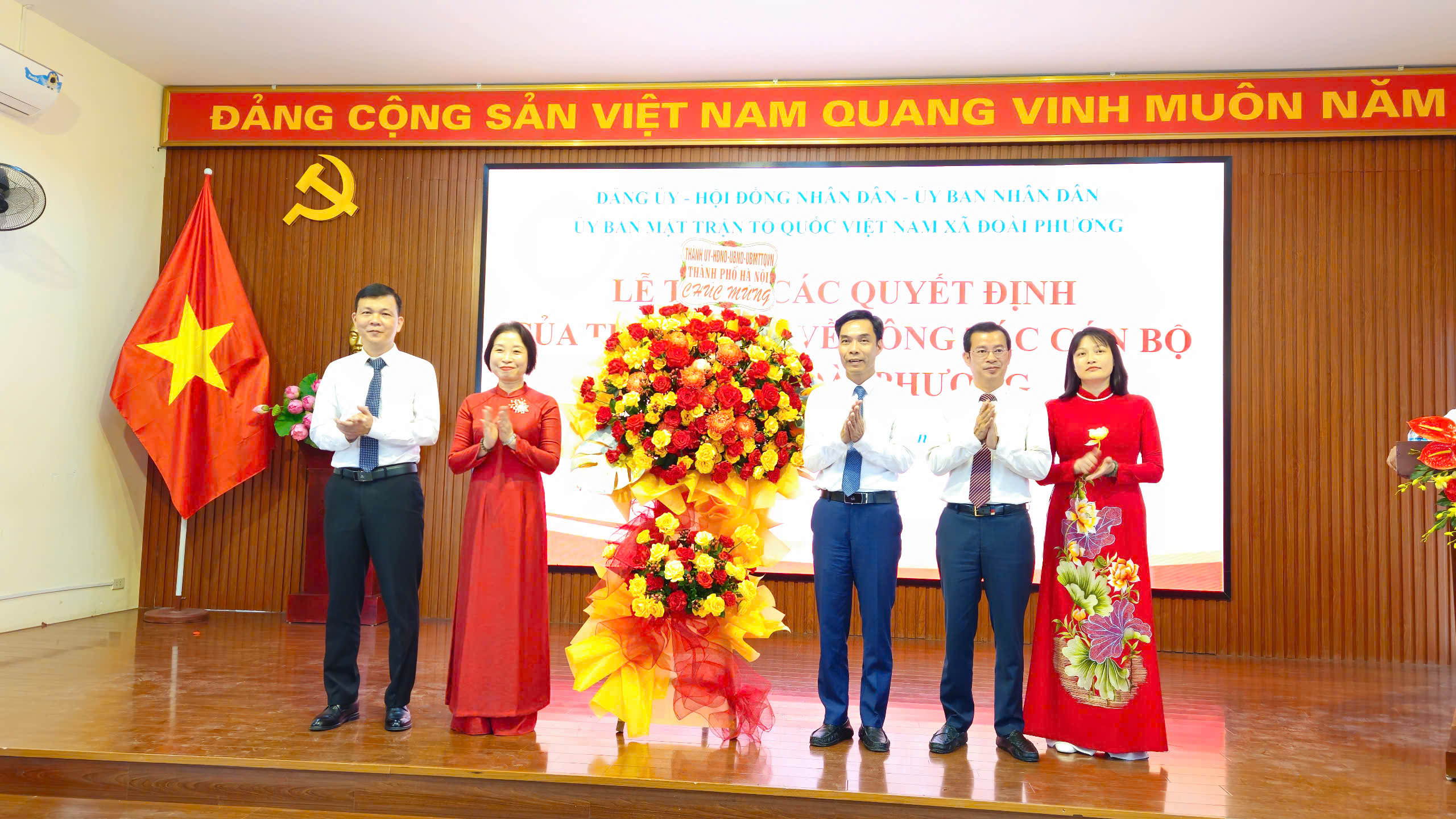 Công bố các chức danh lãnh đạo Xã Đoài Phương - ảnh 8