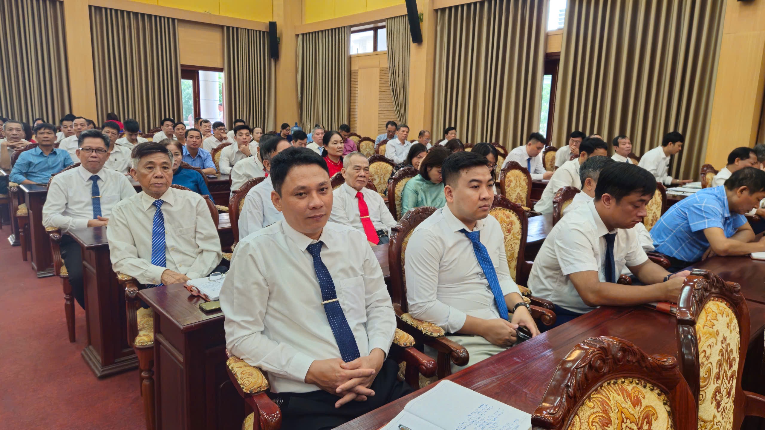 Kỳ họp thứ nhất, HĐND xã Hoài Đức: Hoàn thiện các chức danh nhân sự - ảnh 8