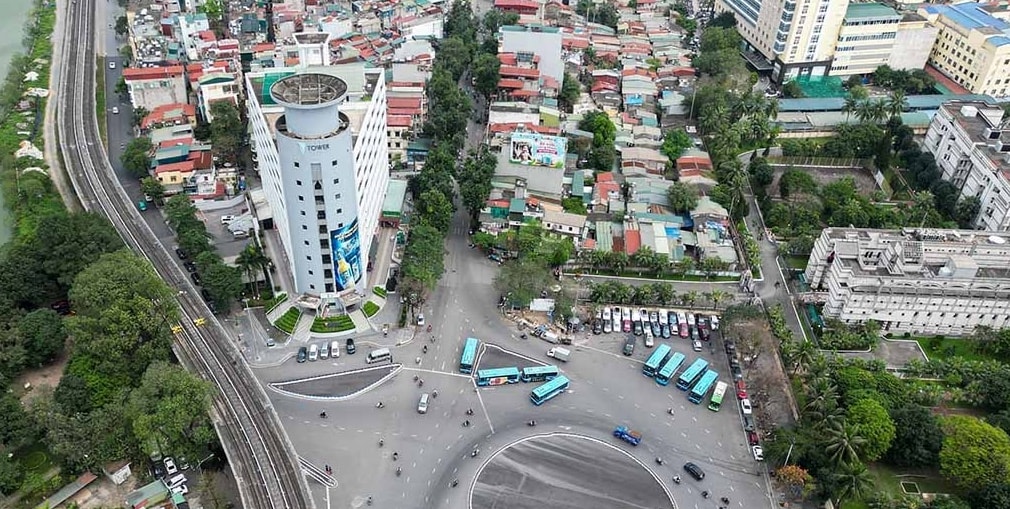 Thủ tướng yêu cầu từ 1/7/2026, Hà Nội cấm xe máy chạy xăng dầu trong Vành đai 1 - ảnh 1