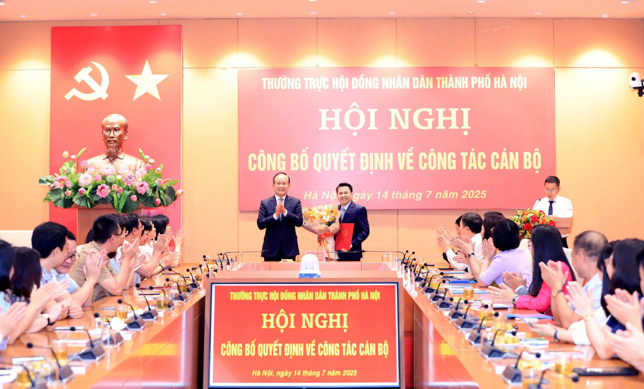 HĐND Thành phố công bố các quyết định và nghị quyết về công tác cán bộ - ảnh 3
