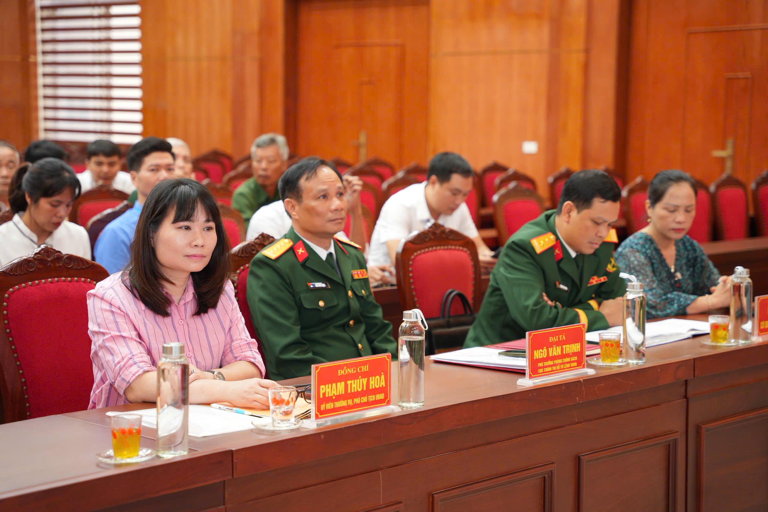 Xã Vân Đình trao Bằng “Tổ quốc ghi công” liệt sĩ Nguyễn Văn Dũng cho thân nhân liệt sĩ - ảnh 2