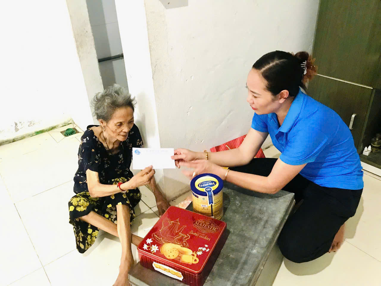 Phụ nữ xã Hương Sơn tổ chức nhiều hoạt động “Uống nước nhớ nguồn“ - ảnh 4