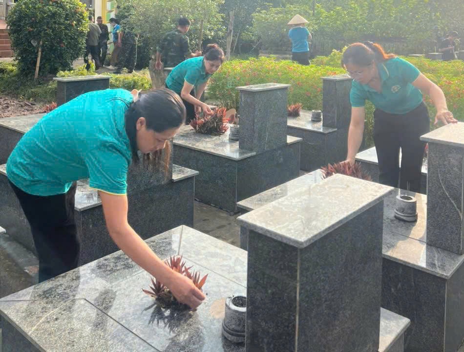 Hội Nông dân TP Hà Nội triển khai nhiều hoạt động tri ân “đền ơn đáp nghĩa” - ảnh 1