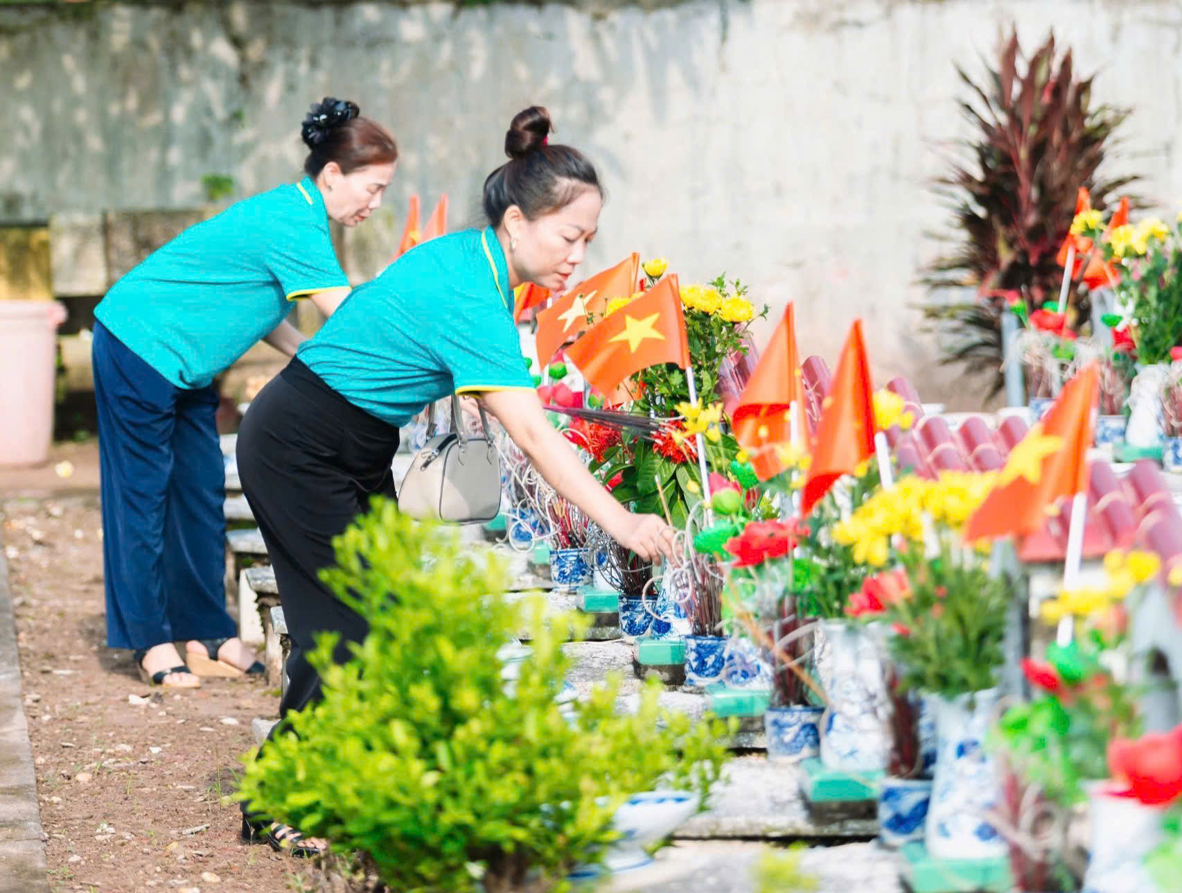 Nông dân, phụ nữ xã Gia Lâm triển khai nhiều hoạt động tri ân người có công - ảnh 2
