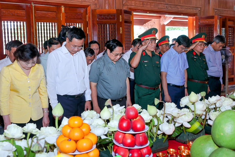 Thủ tướng tưởng nhớ, tri ân Chủ tịch Hồ Chí Minh và các Anh hùng liệt sĩ tại Quảng Trị - ảnh 2