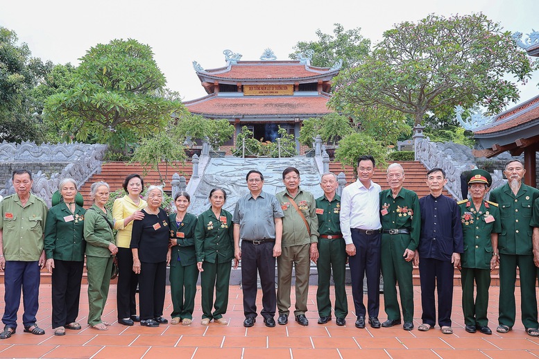 Thủ tướng tưởng nhớ, tri ân Chủ tịch Hồ Chí Minh và các Anh hùng liệt sĩ tại Quảng Trị - ảnh 5