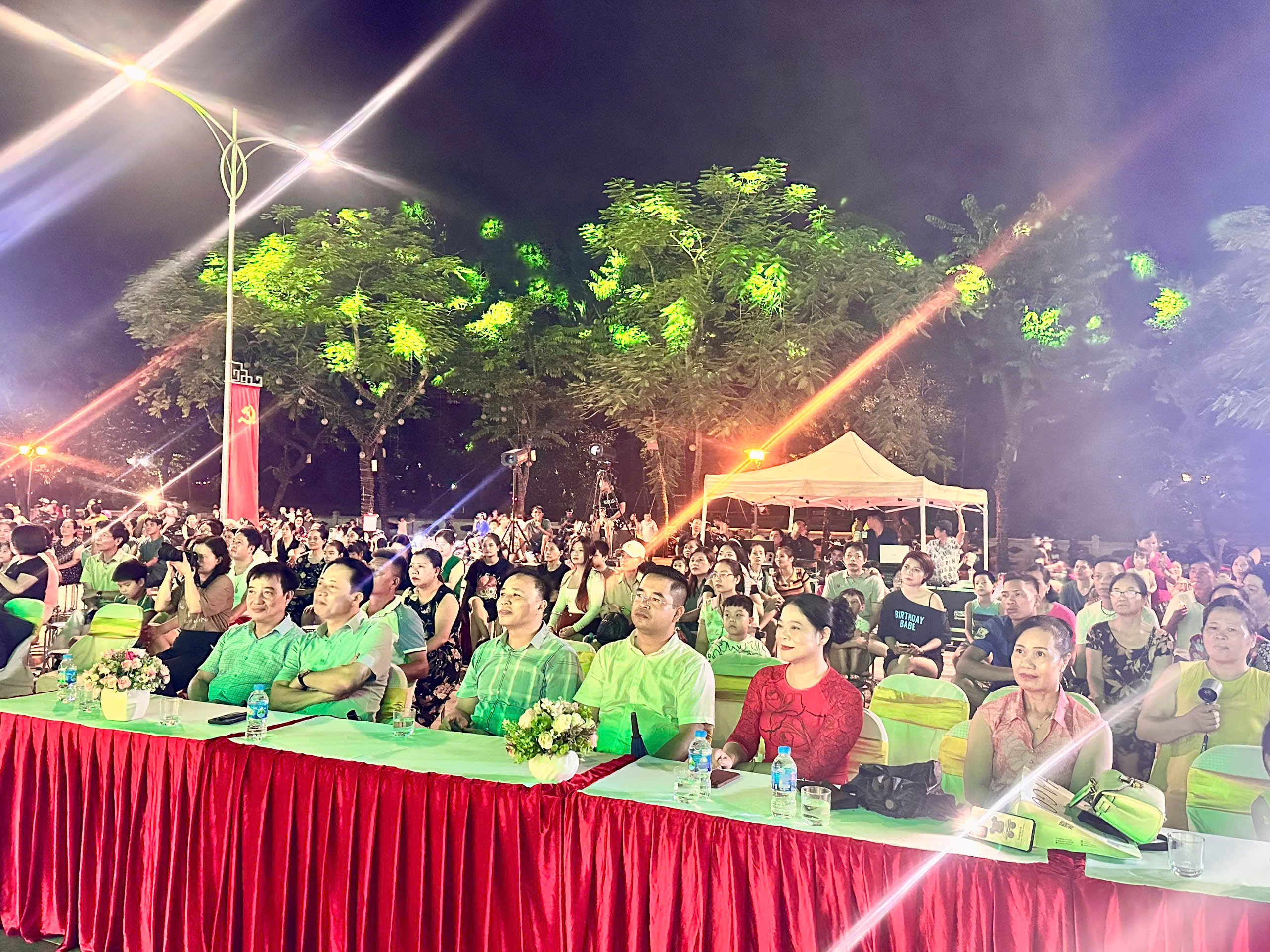 Phường Sơn Tây: Sâu lắng chương trình nghệ thuật với chủ đề “Bài ca tri ân“ - ảnh 1