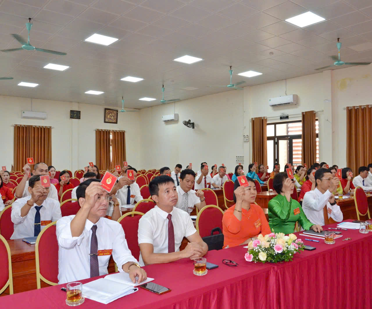 Đảng bộ các cơ quan Đảng phường Tùng Thiện đại hội lần thứ nhất - ảnh 3