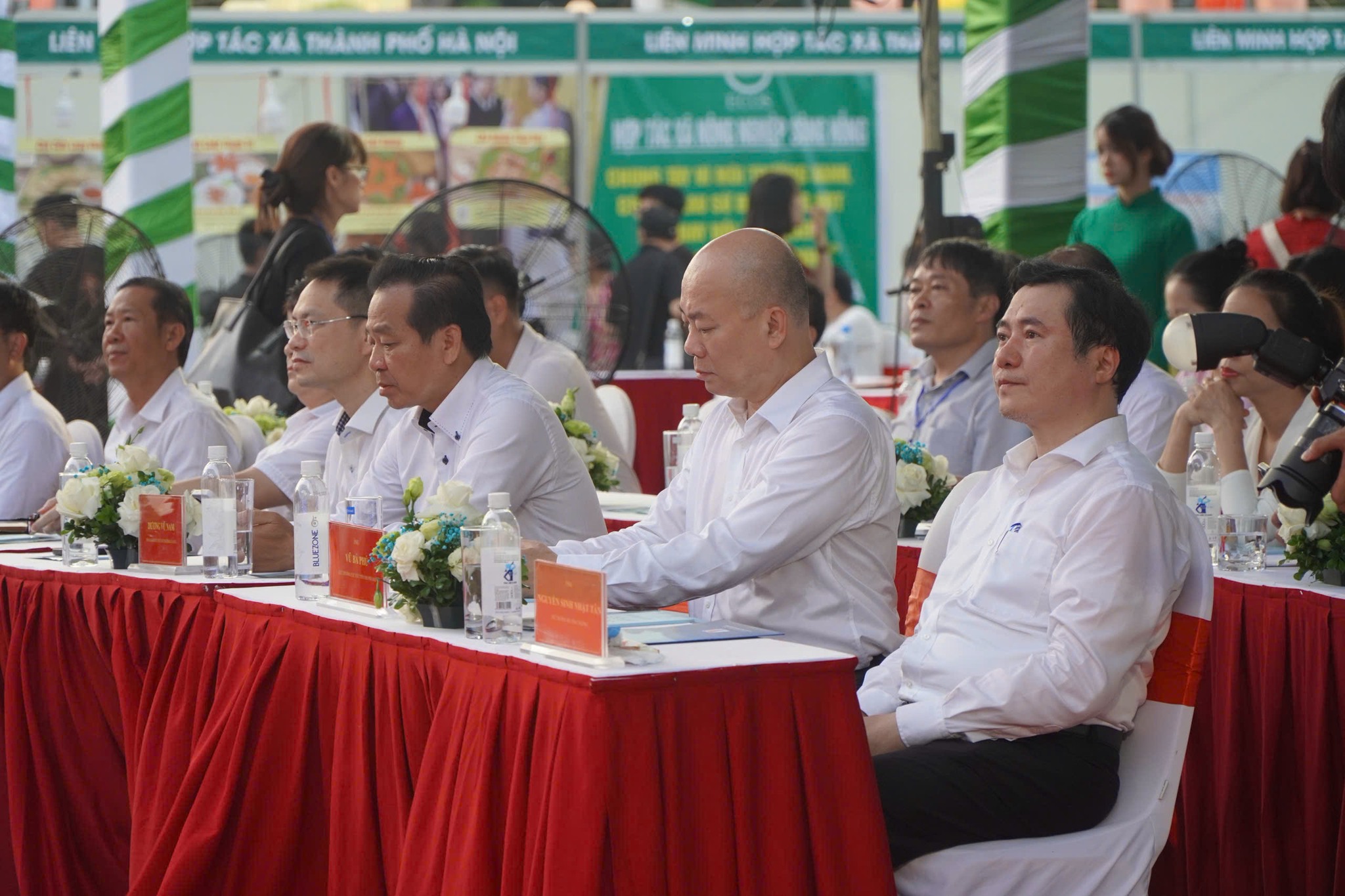 Khai mạc hội chợ các sản phẩm OCOP xuất khẩu VIETNAM OCOPEX 2025 - ảnh 2