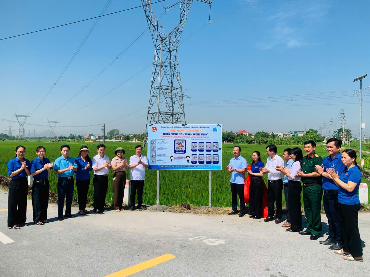 Xã Ứng Hoà gắn biển 4 công trình, hàng cây, đường hoa chào mừng đại hội - ảnh 3