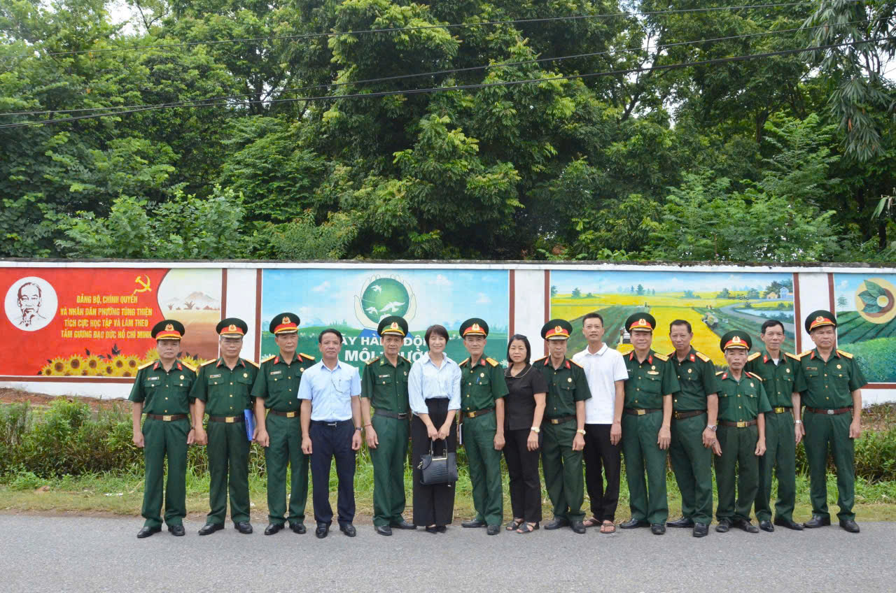 Phường Tùng Thiện triển khai nhiều công trình chào mừng Đại hội Đảng bộ lần thứ I - ảnh 2
