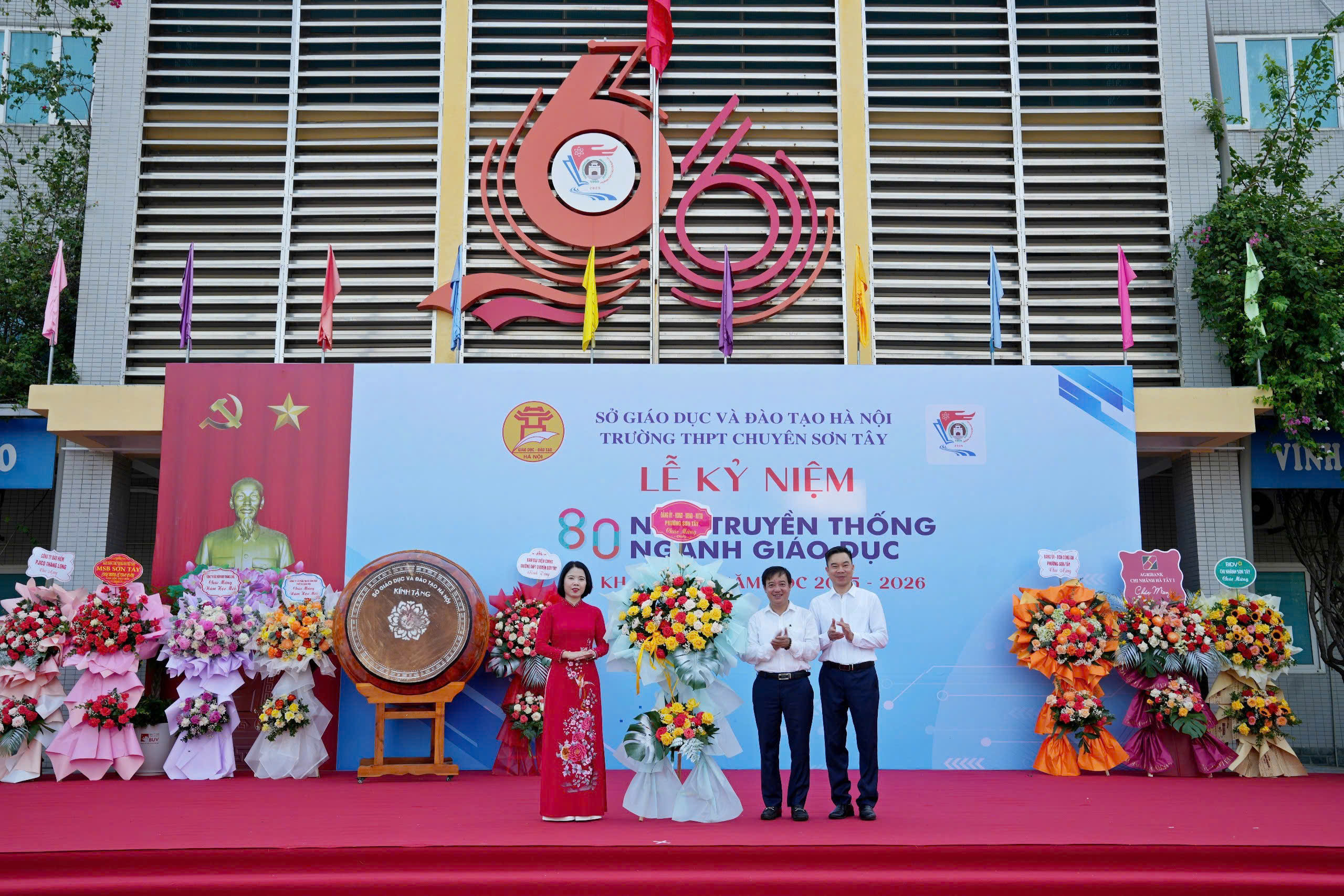Sơn Tây tưng bừng khai giảng năm học mới 2025-2026 - ảnh 3