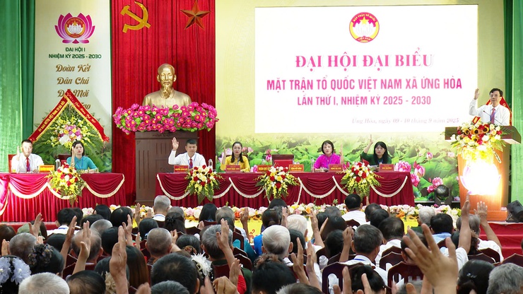 Đại hội đại biểu Mặt trận Tổ quốc Việt Nam xã Ứng Hoà diễn ra ngày làm việc thứ nhất - ảnh 3