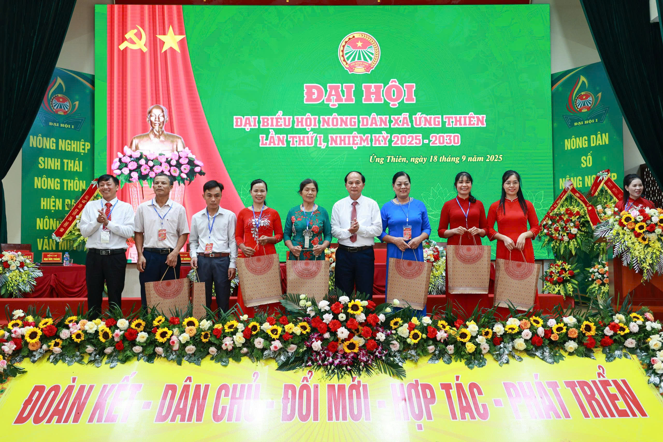 Khẳng định vai trò vị thế của nông dân trong xây dựng miền quê Ứng Thiên giàu đẹp - ảnh 14
