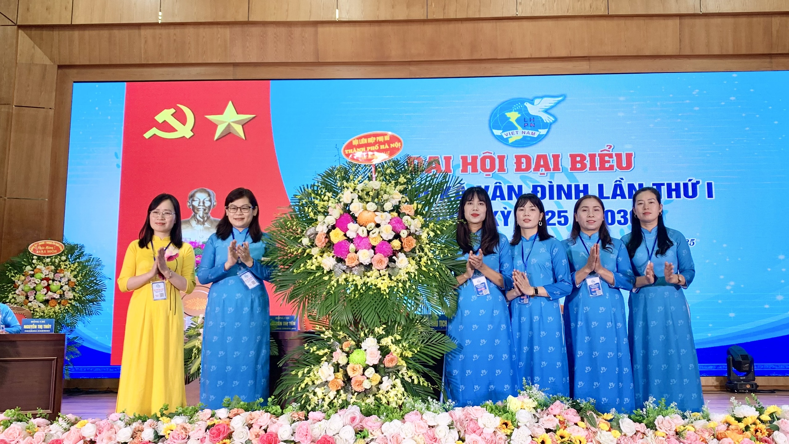 Phụ nữ Vân Đình bản lĩnh, trí tuệ, khẳng định vai trò nòng cốt xây dựng xã văn minh - ảnh 3