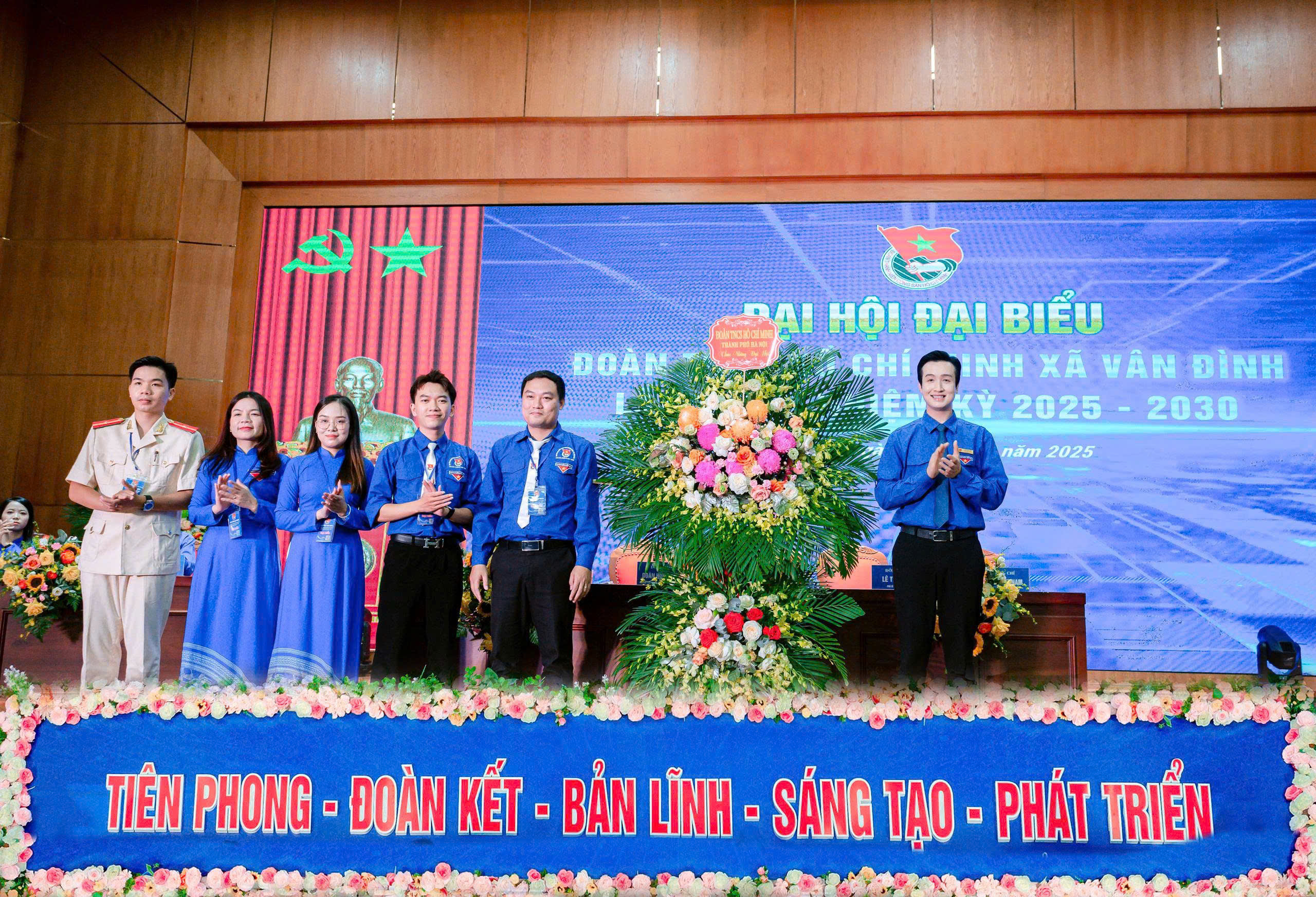 Đồng chí Doãn Hồng Việt giữ chức Bí thư Đoàn Thanh niên xã Vân Đình - ảnh 5