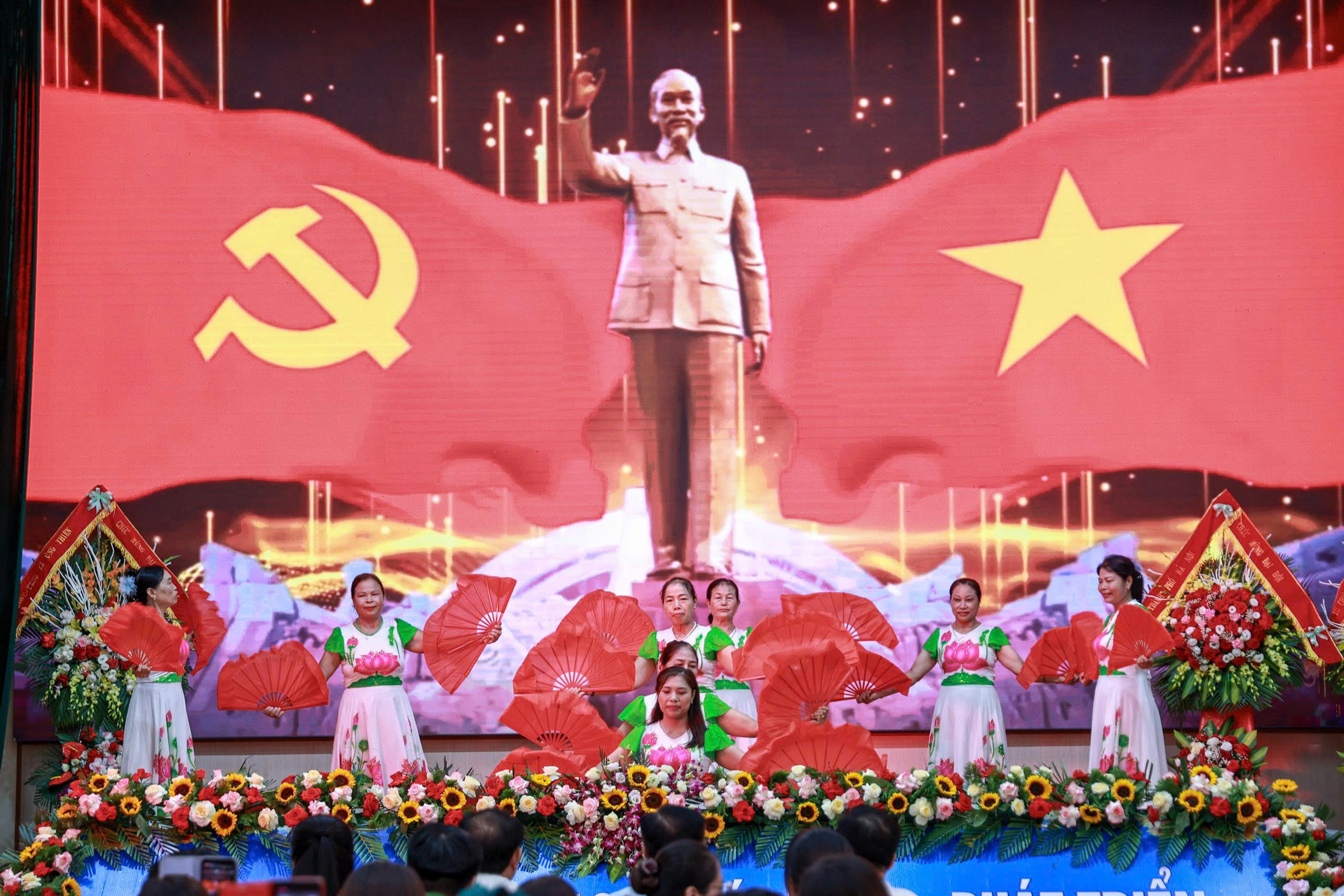 Phụ nữ xã Ứng Thiên nâng cao năng lực số, thích ứng tốt hơn với yêu cầu thời đại - ảnh 9