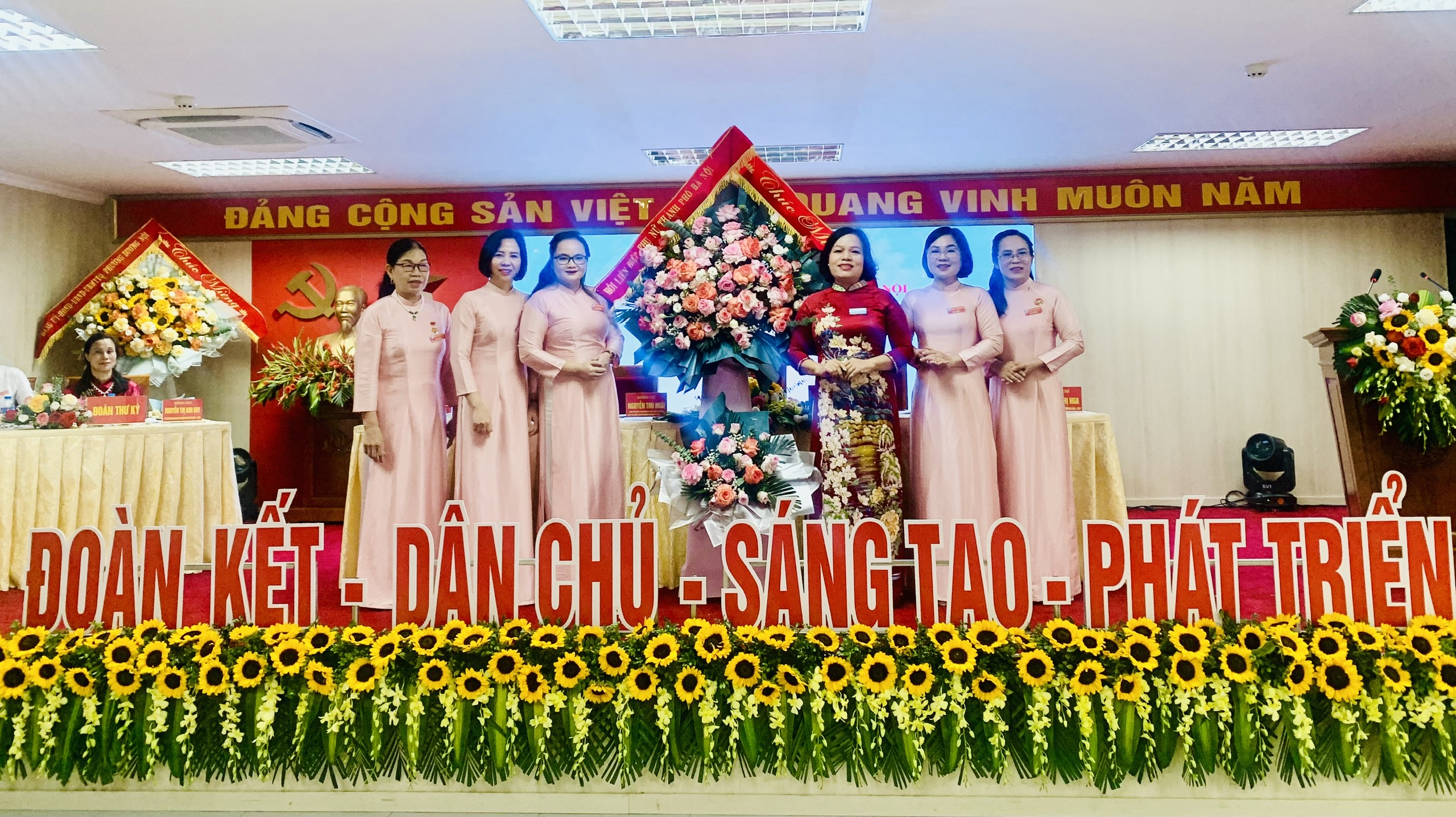 Phụ nữ phường Dương Nội đoàn kết, sáng tạo xây dựng phường giàu đẹp, văn minh - ảnh 4