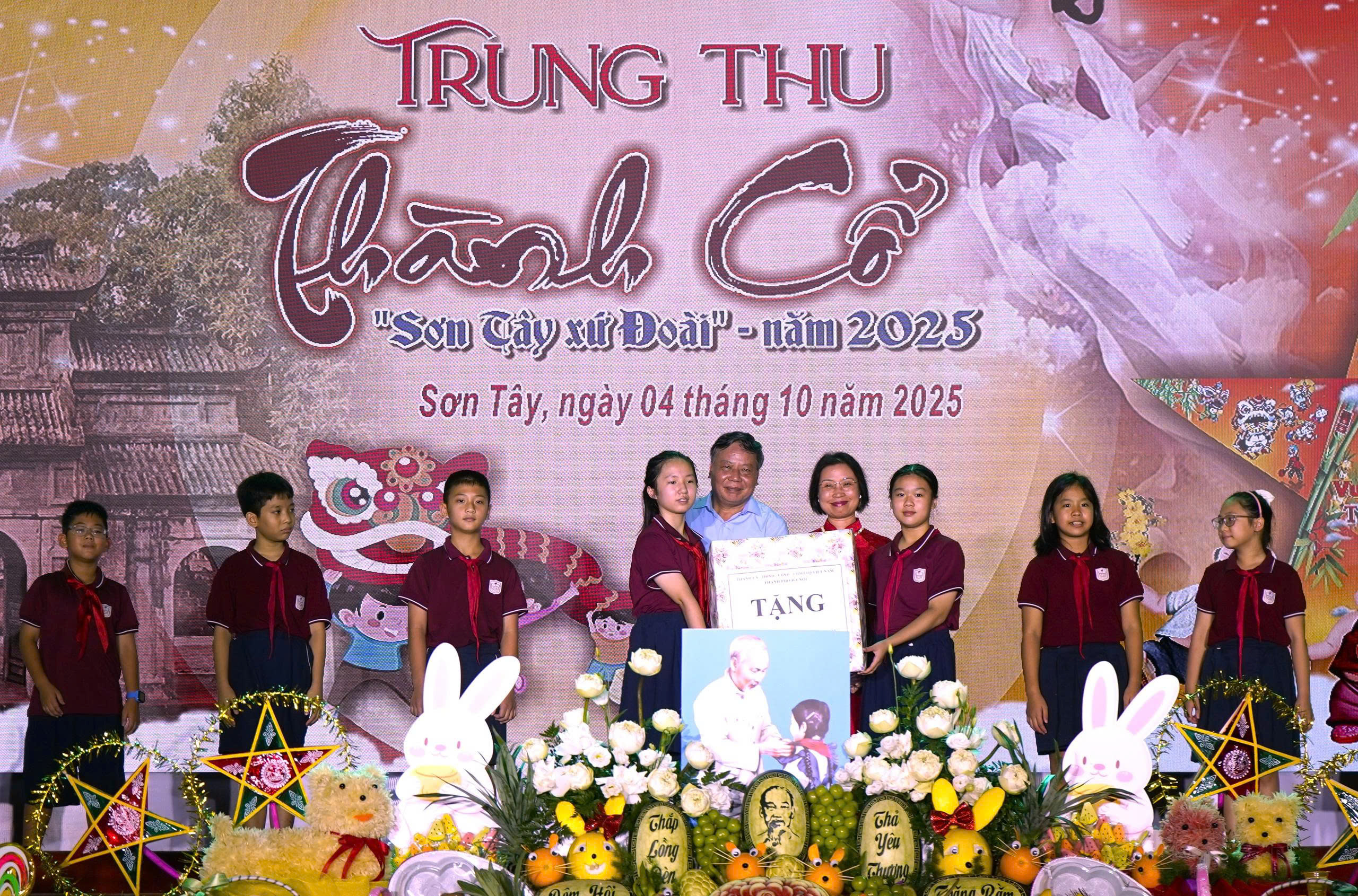 Lung linh sắc màu Đêm hội Trăng rằm - Trung thu Thành cổ - Sơn Tây xứ Đoài - ảnh 2