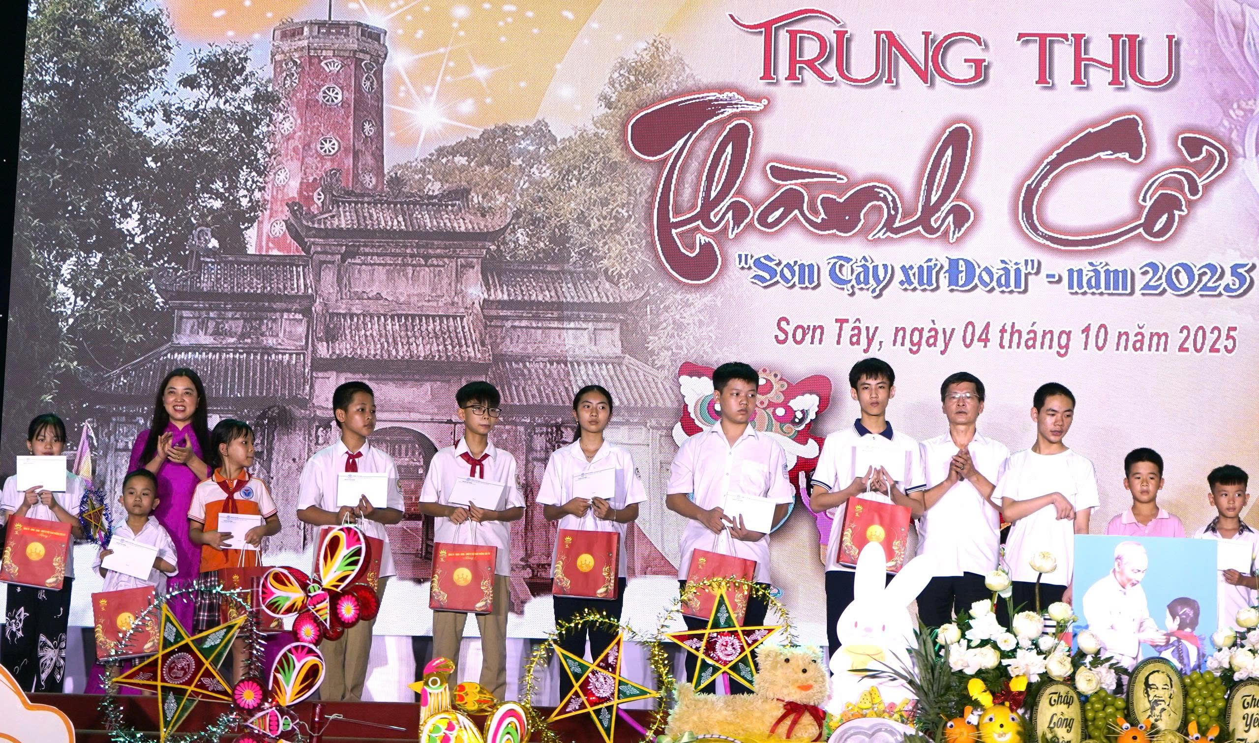 Lung linh sắc màu Đêm hội Trăng rằm - Trung thu Thành cổ - Sơn Tây xứ Đoài - ảnh 4