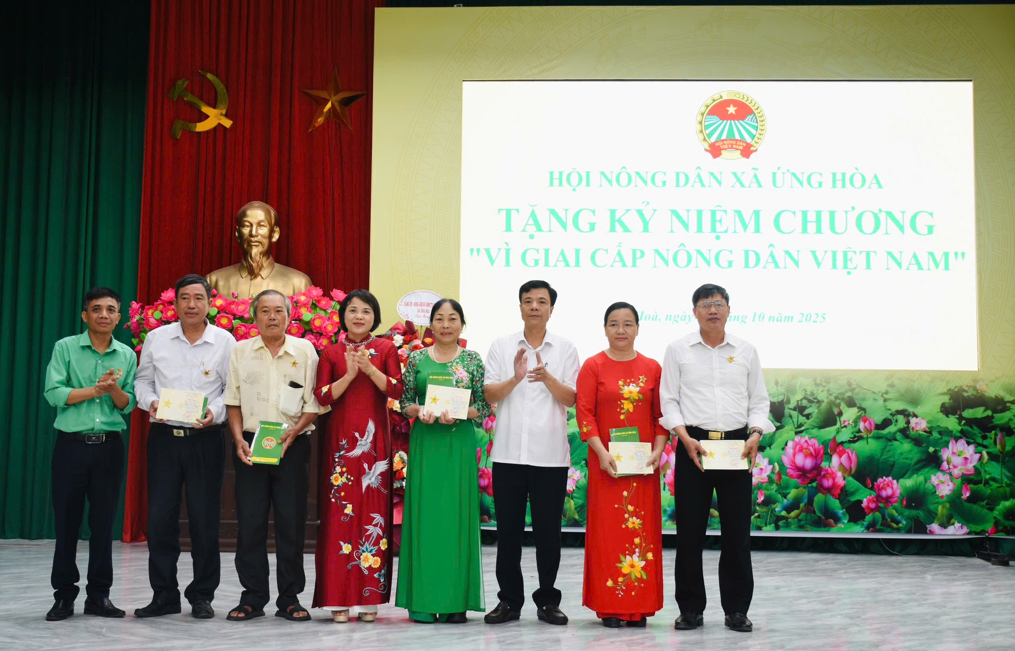 Nhiều hoạt động ý nghĩa kỷ niệm 95 năm Hội Nông dân và Hội LHPN xã Ứng Hoà - ảnh 3