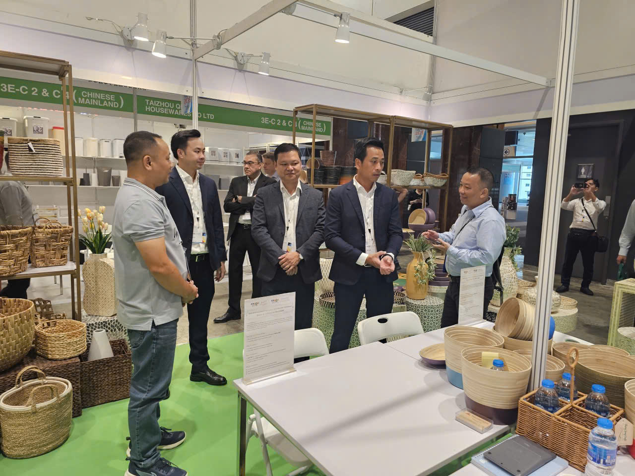 Gần 20 doanh nghiệp Hà Nội tham dự Hội chợ quốc tế hàng thủ công mỹ nghệ tại Hồng Kông - ảnh 2