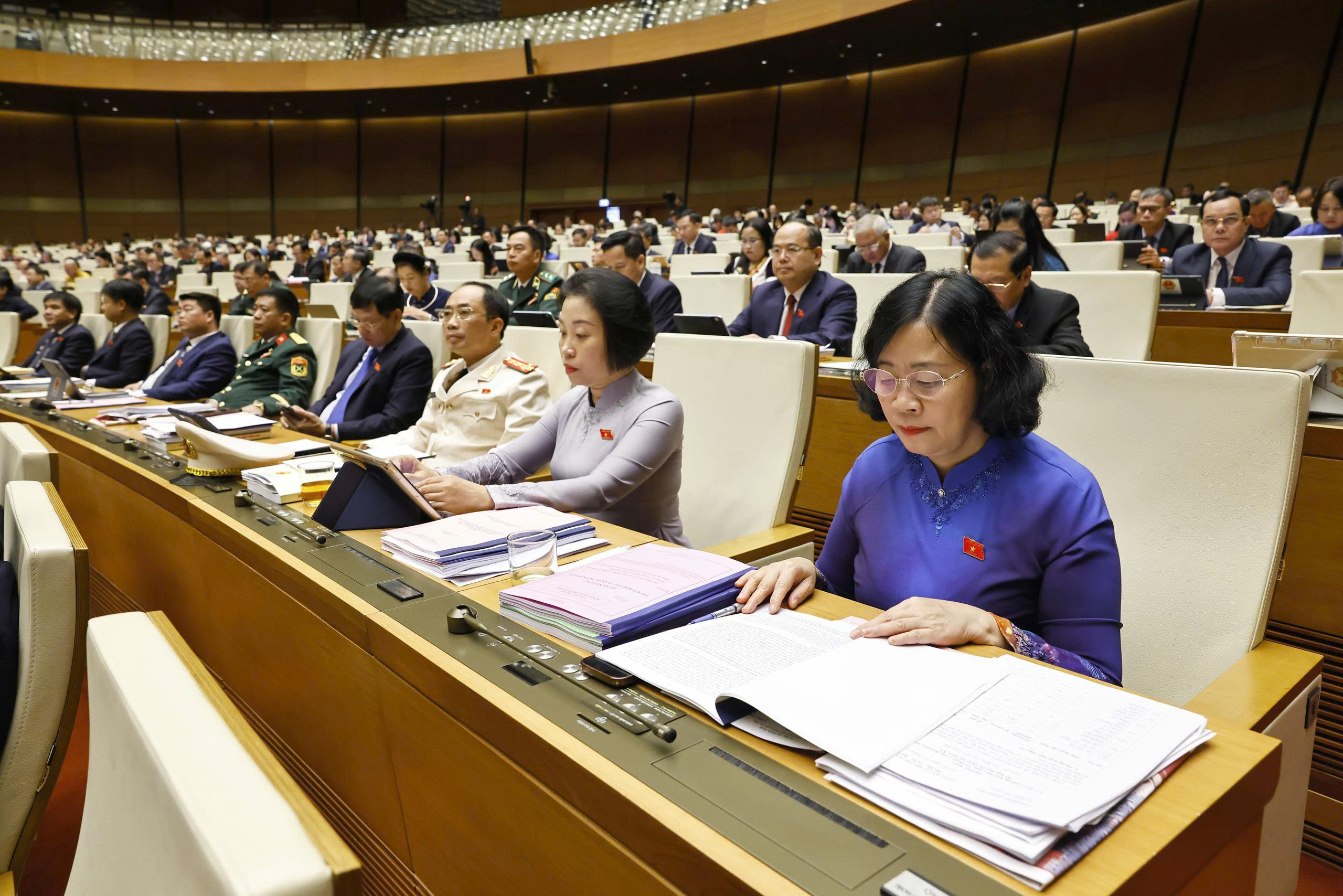 Cử tri và nhân dân lo lắng về việc giải quyết các dự án, công trình “treo” còn chậm, gây lãng phí nguồn lực - ảnh 3