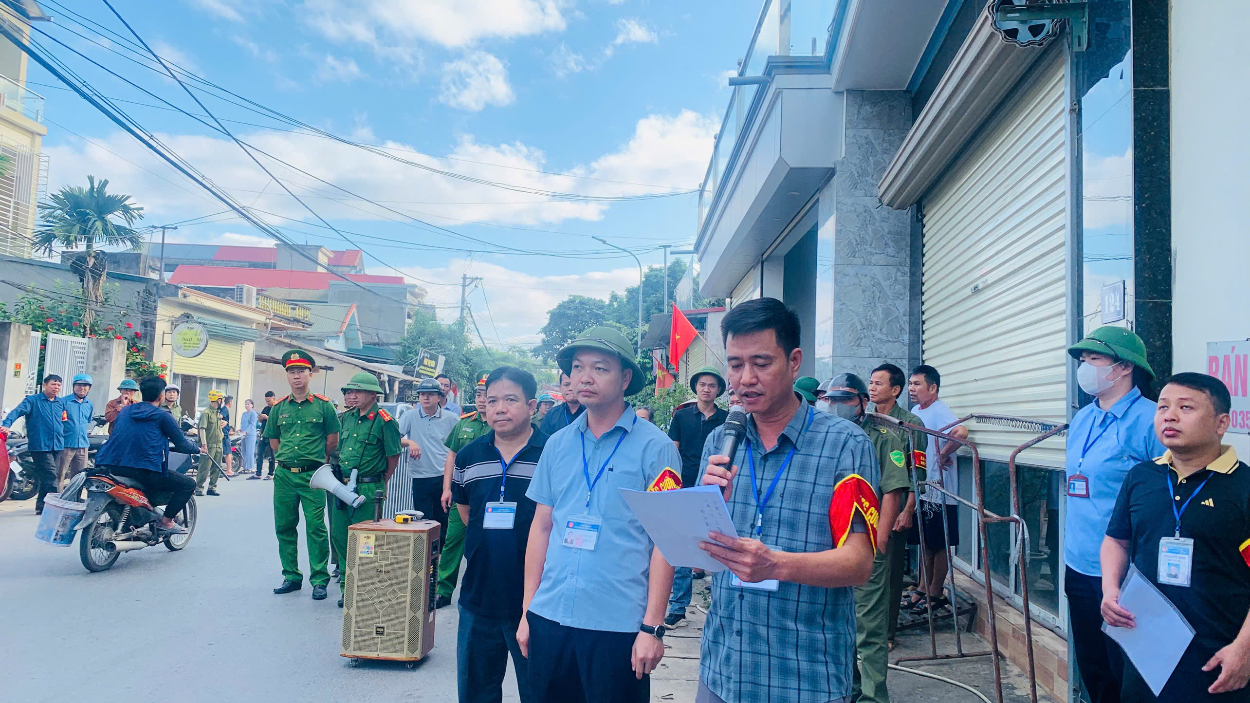 Xã Đoài Phương cưỡng chế giải phóng mặt bằng dự án Nâng cấp, cải tạo tuyến tỉnh lộ 418 - ảnh 1