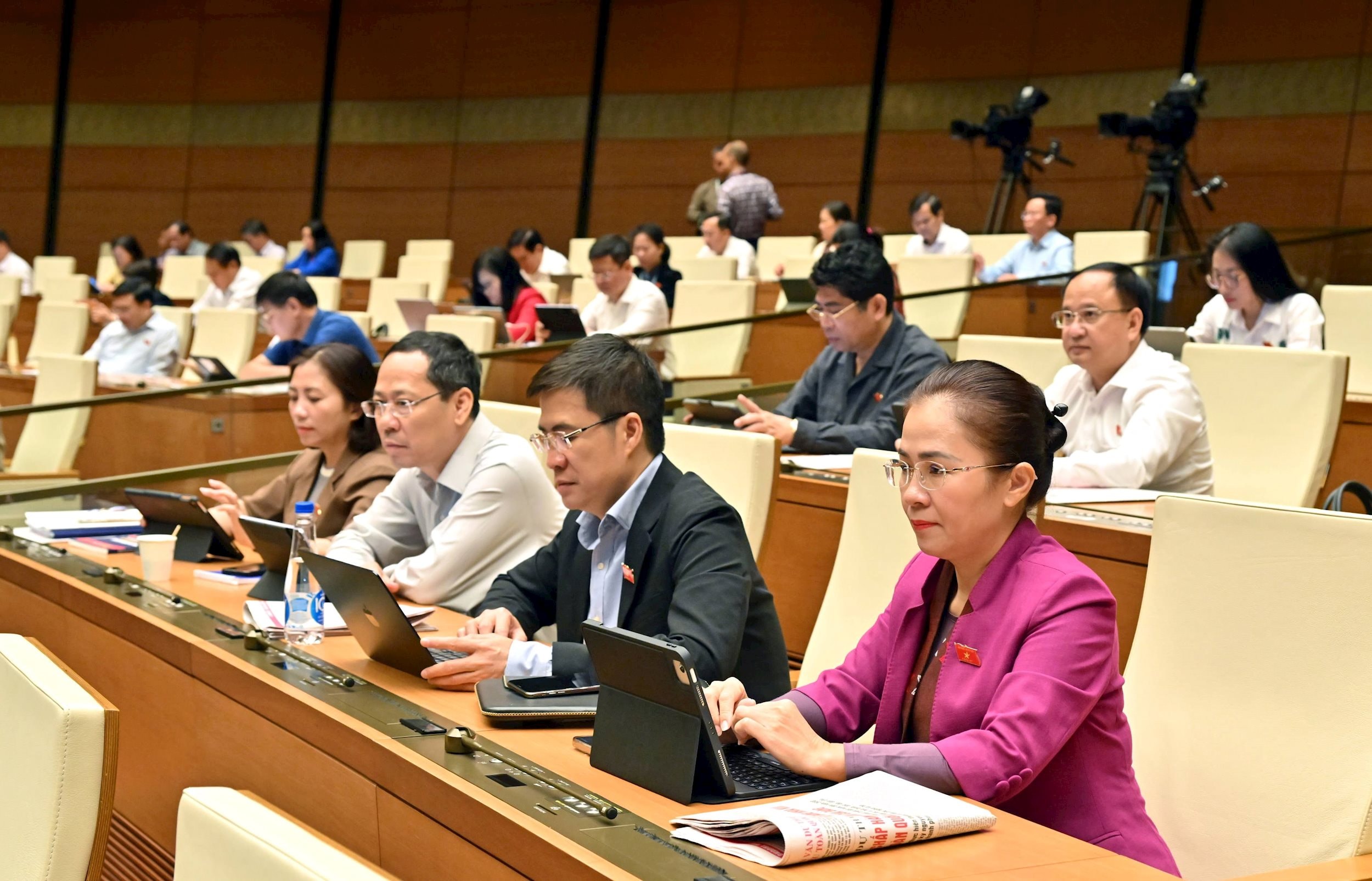 Dự án Luật Dân số: Tăng cường thay đổi nhận thức xã hội về bình đẳng giới, quy mô gia đình - ảnh 3
